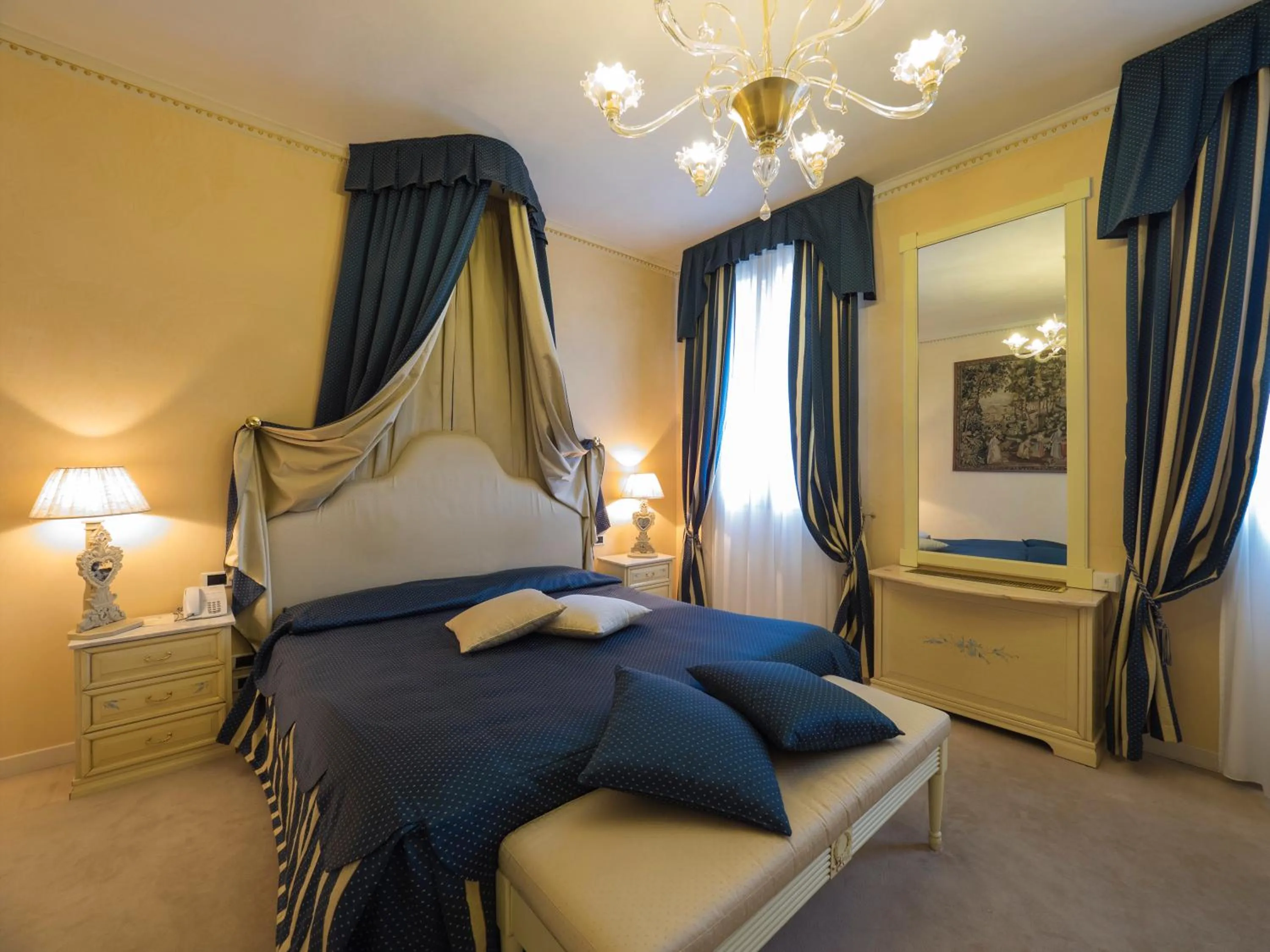 Photo of the whole room, Bed in Hotel Villa Braida