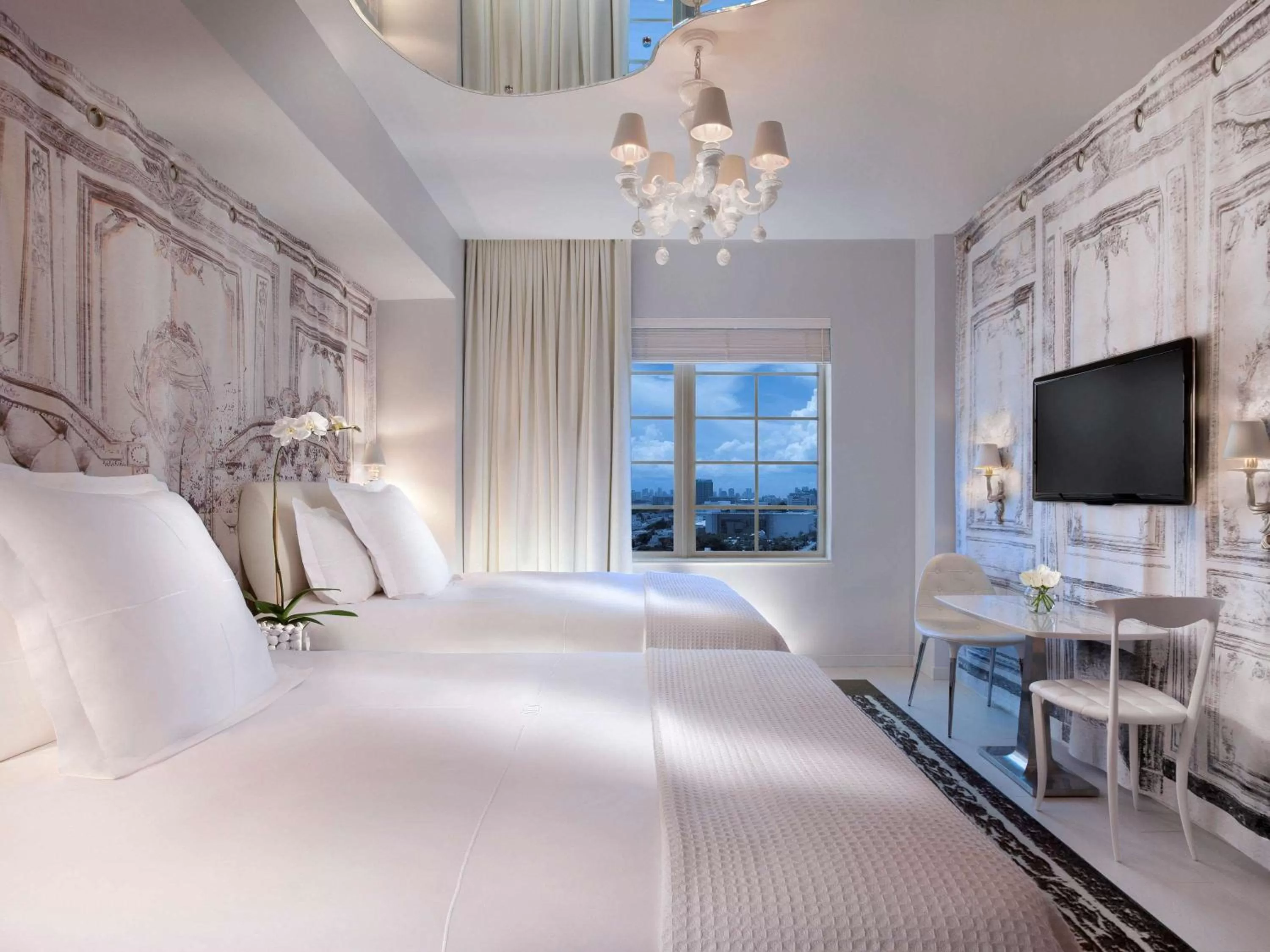 Photo of the whole room, Bed in SLS South Beach