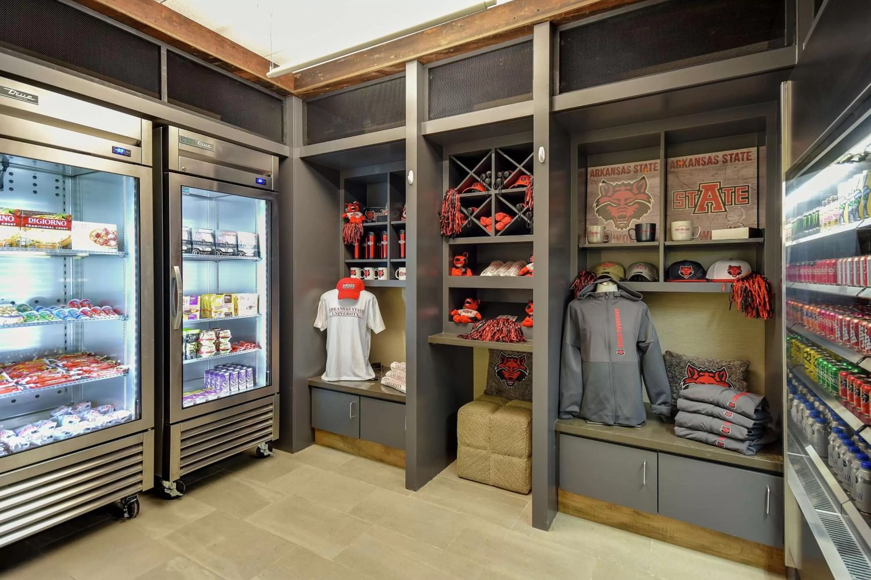 On-site shops in Embassy Suites by Hilton Jonesboro Red Wolf Convention Center