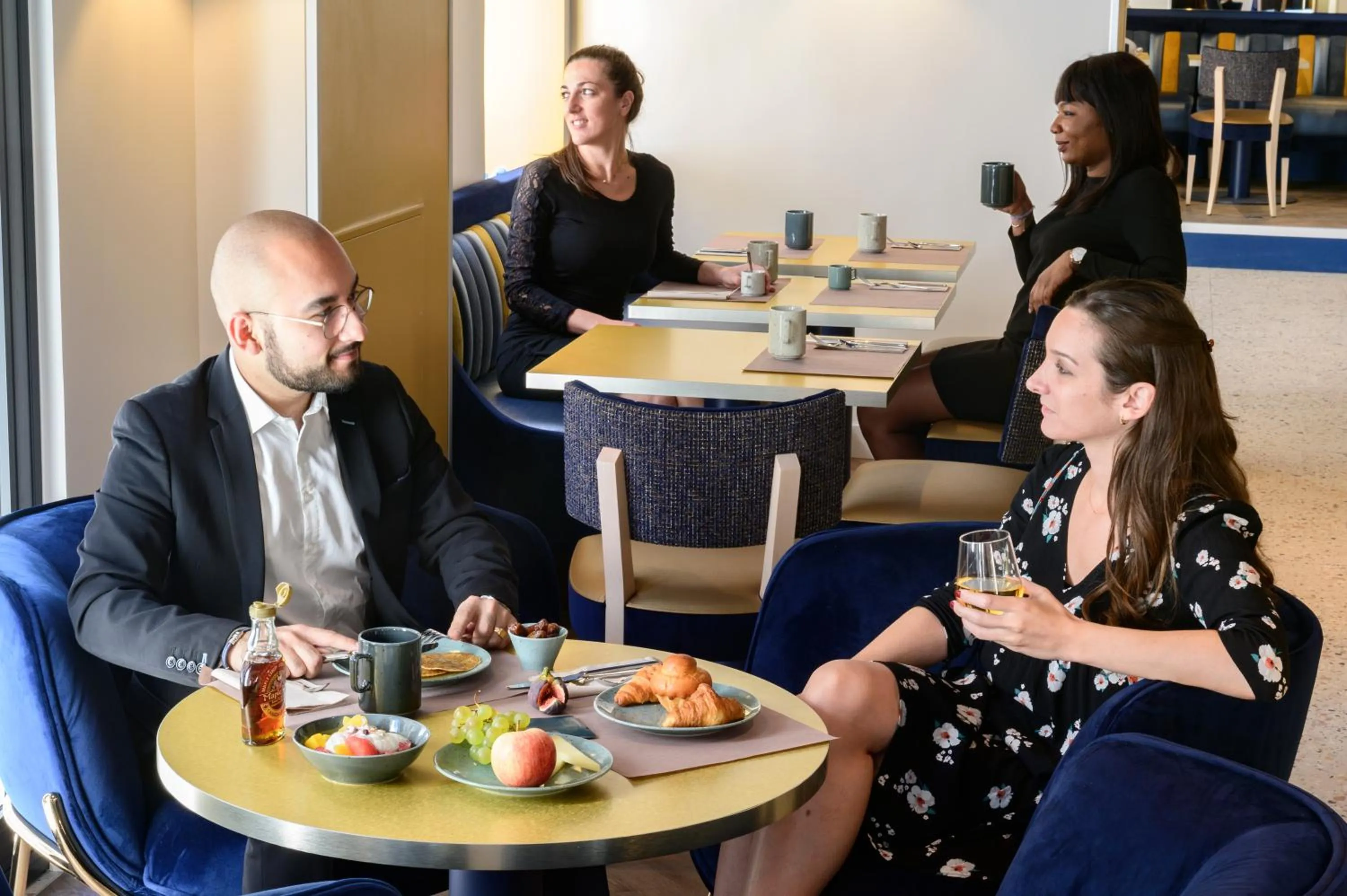 Lounge or bar in Mercure Paris Opera Lafayette