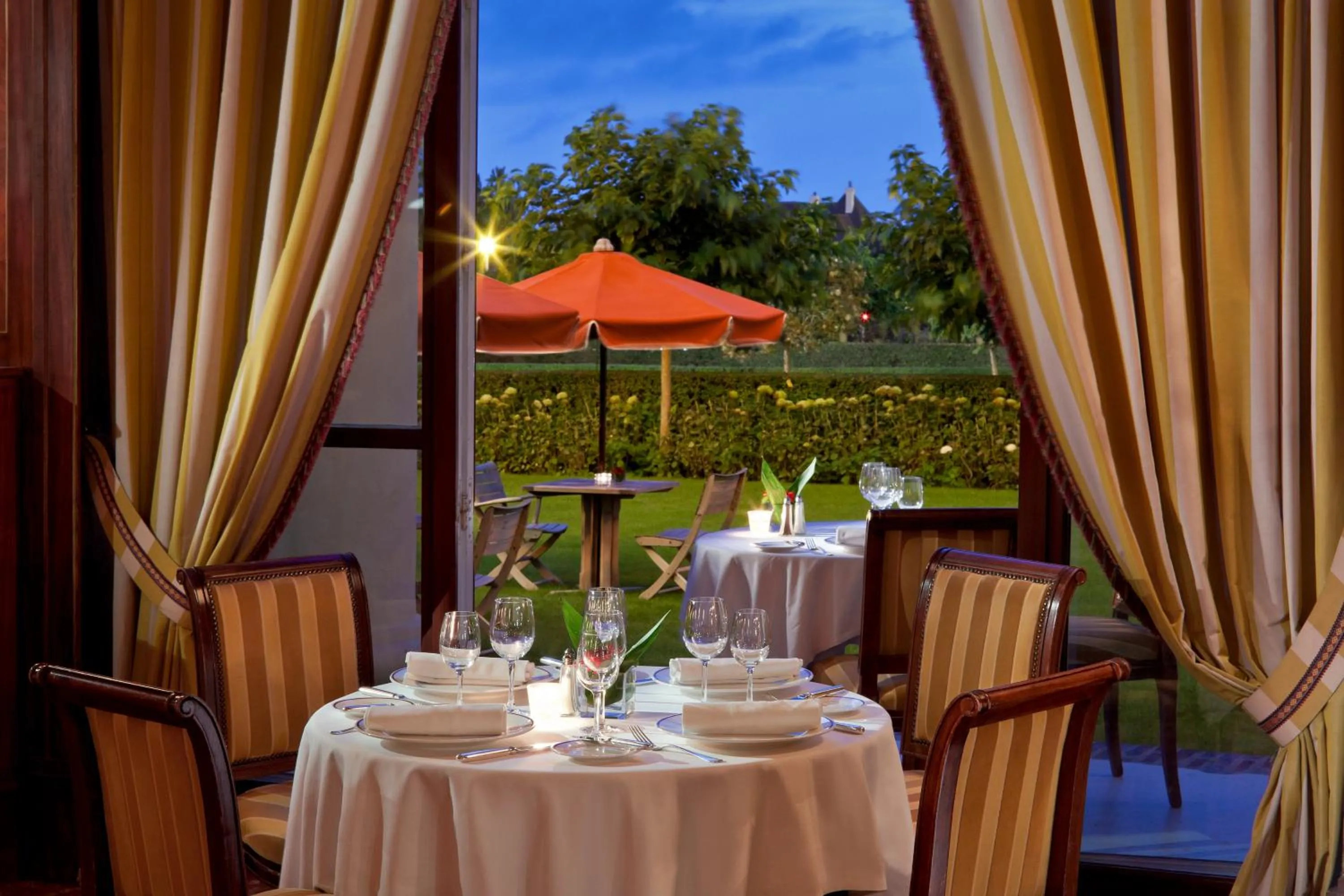 Restaurant/places to eat in Hôtel Barrière Le Royal Deauville