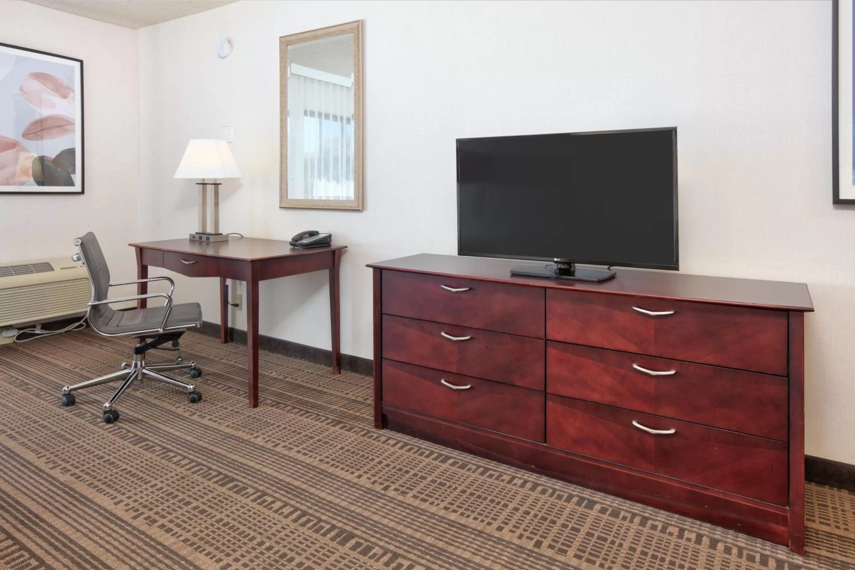 Photo of the whole room in Holiday Inn & Suites Santa Maria by IHG
