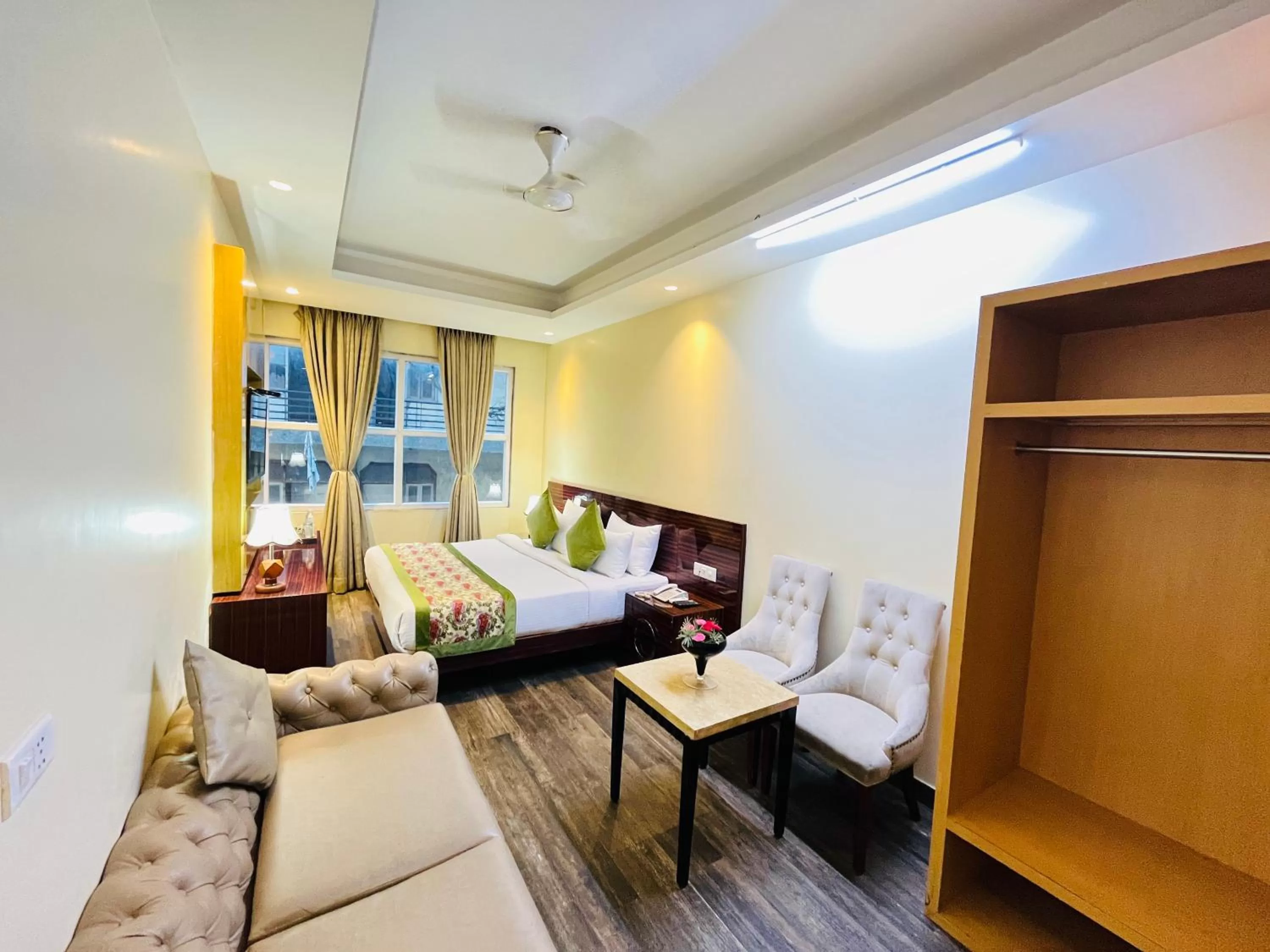 Seating area in Hotel Banz near Delhi Airport