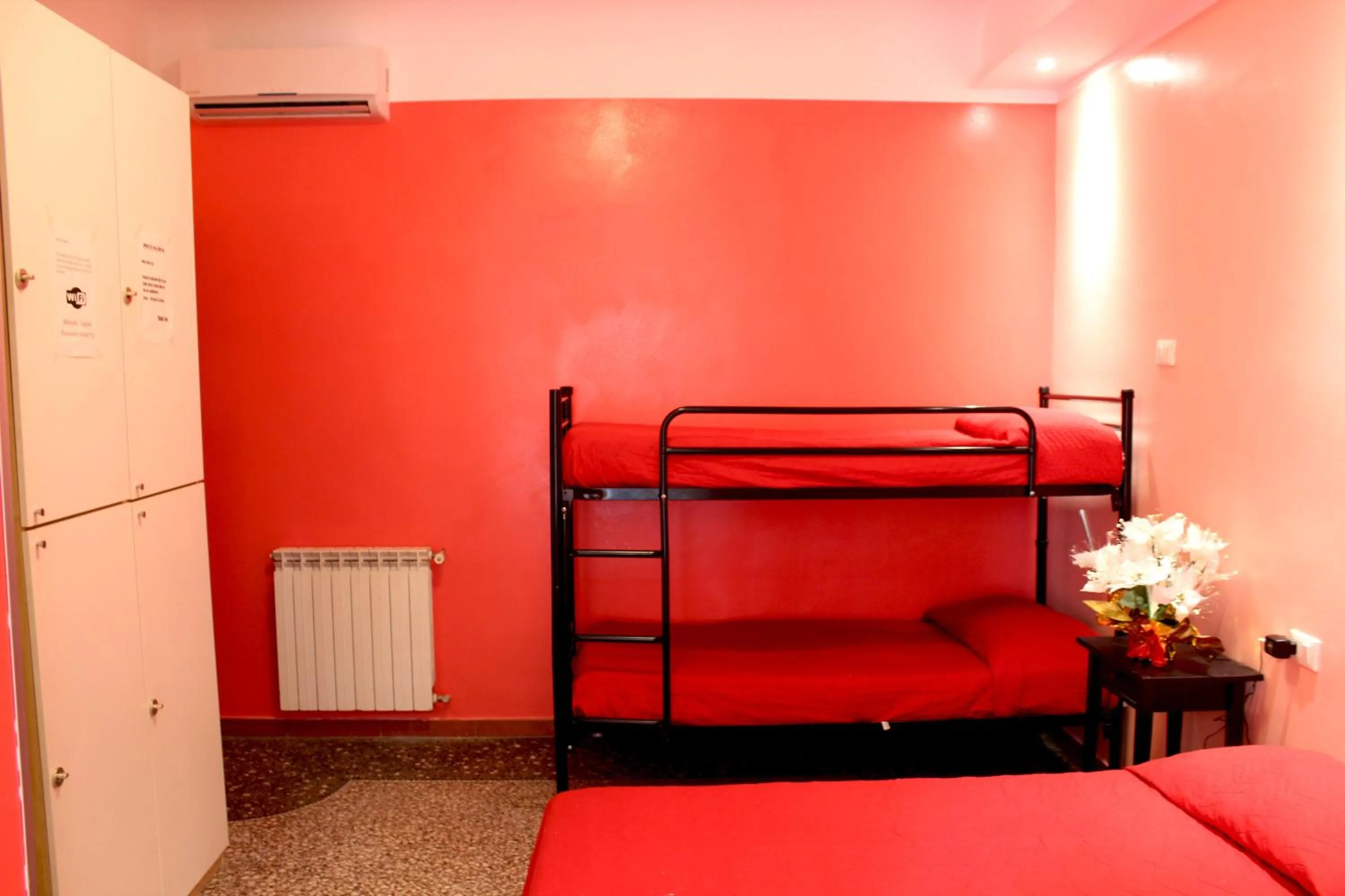 bunk bed, Bed in Legend R.G.