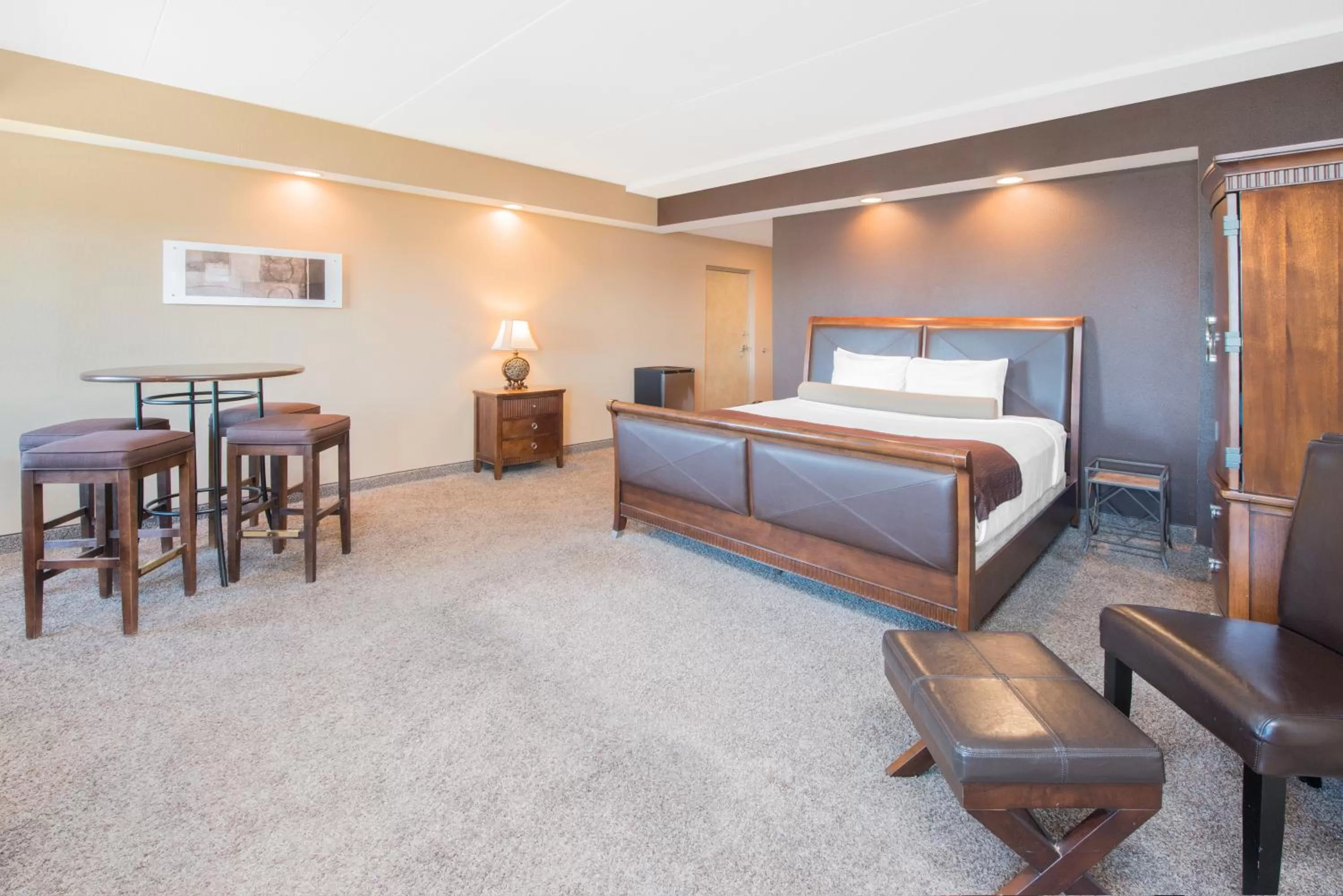 Bed in Microtel Inn & Suites by Wyndham Quincy Downtown - River Area