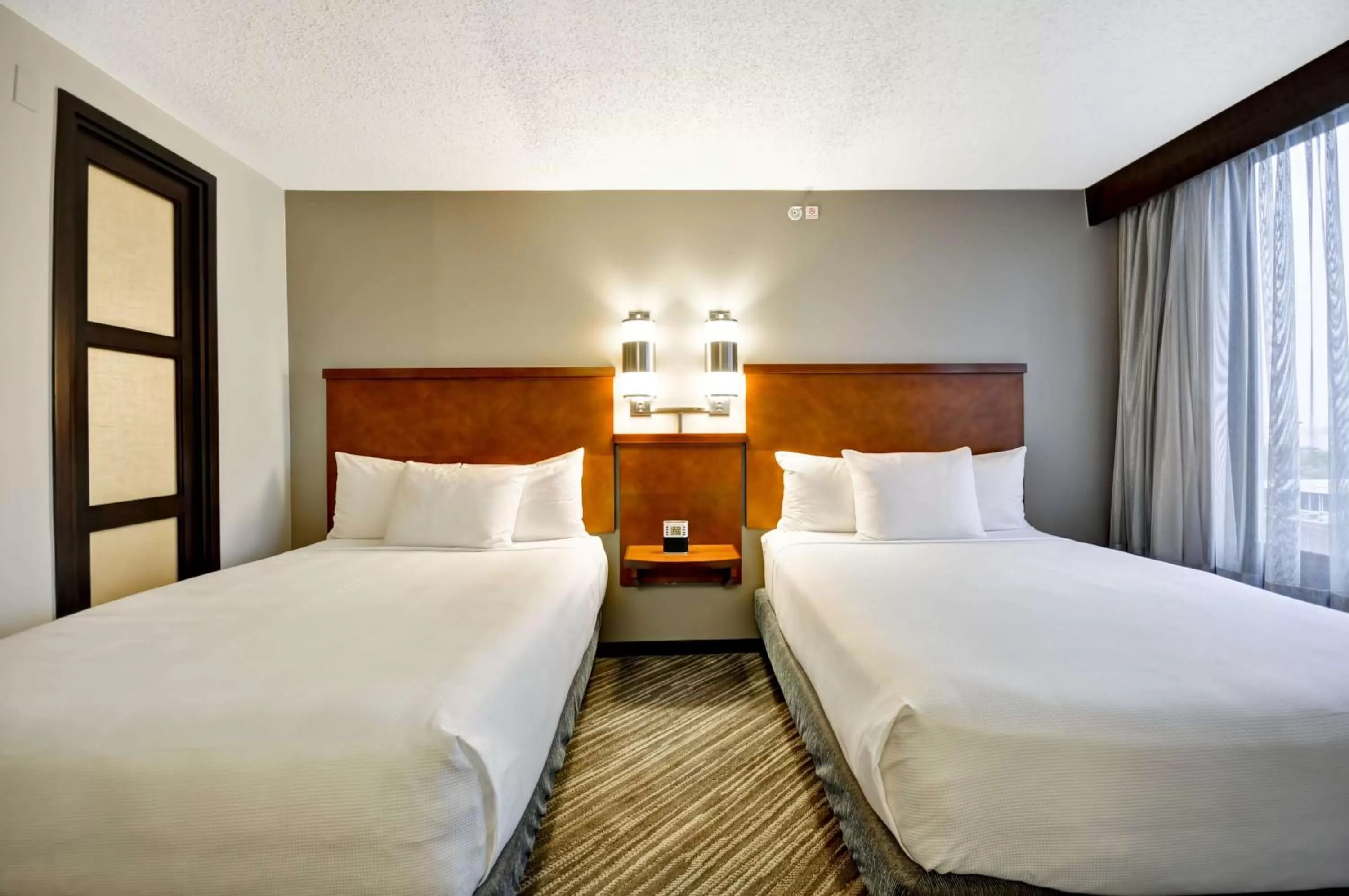 Photo of the whole room, Bed in Hyatt Place Albuquerque Uptown