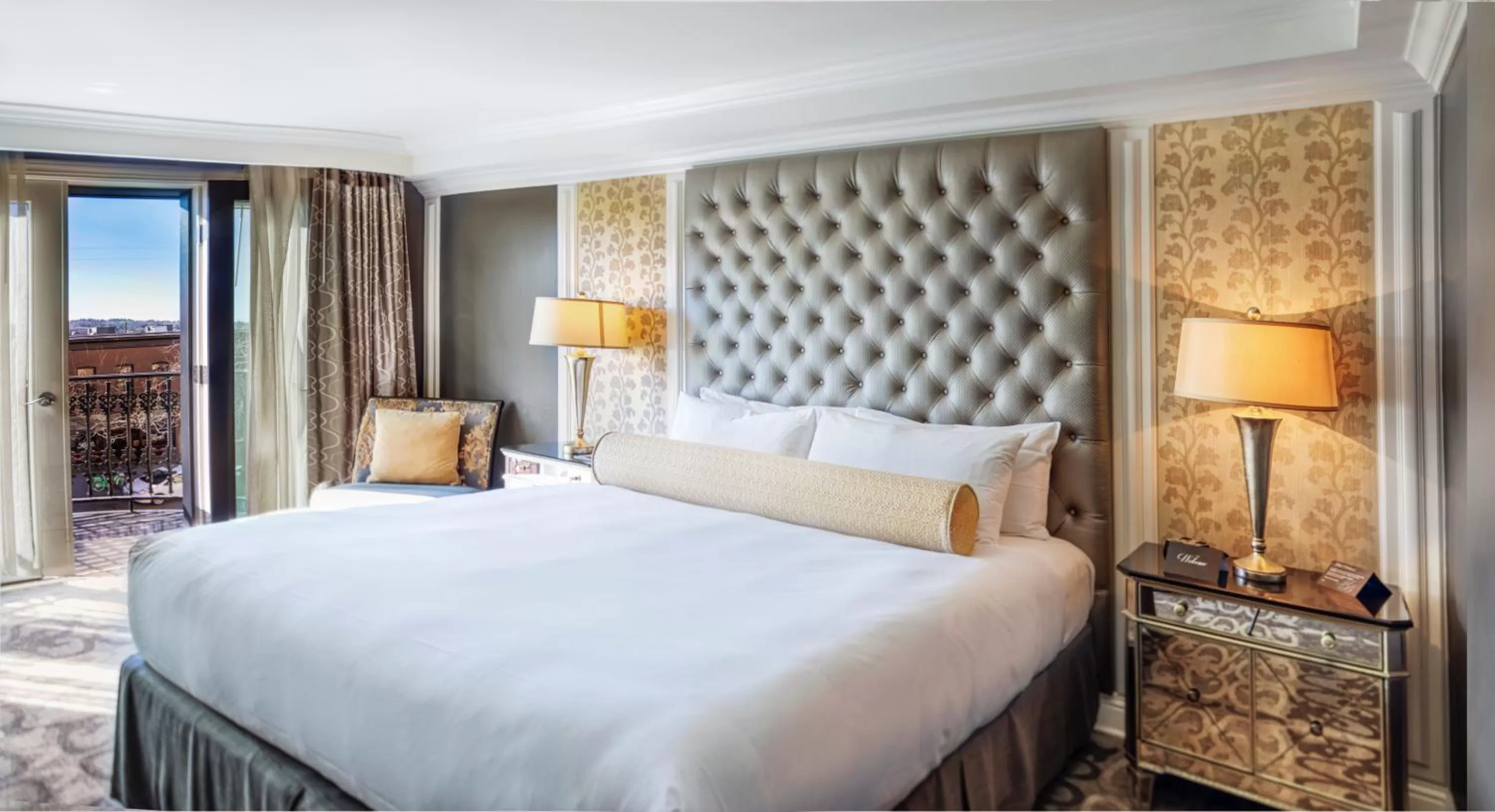 Bed in Hotel Ballard