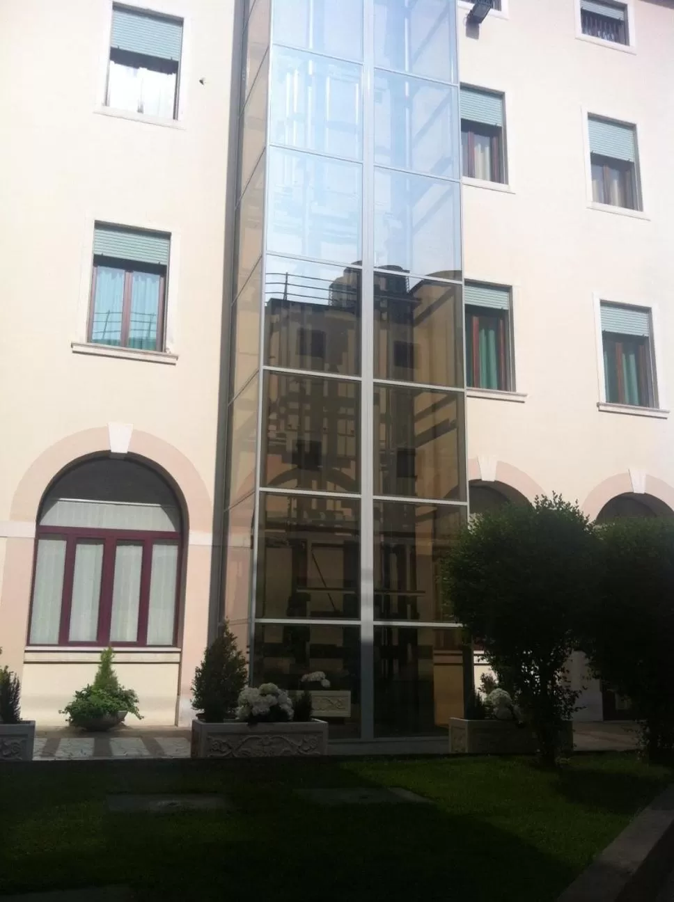 Property building in Hotel Casa Del Pellegrino