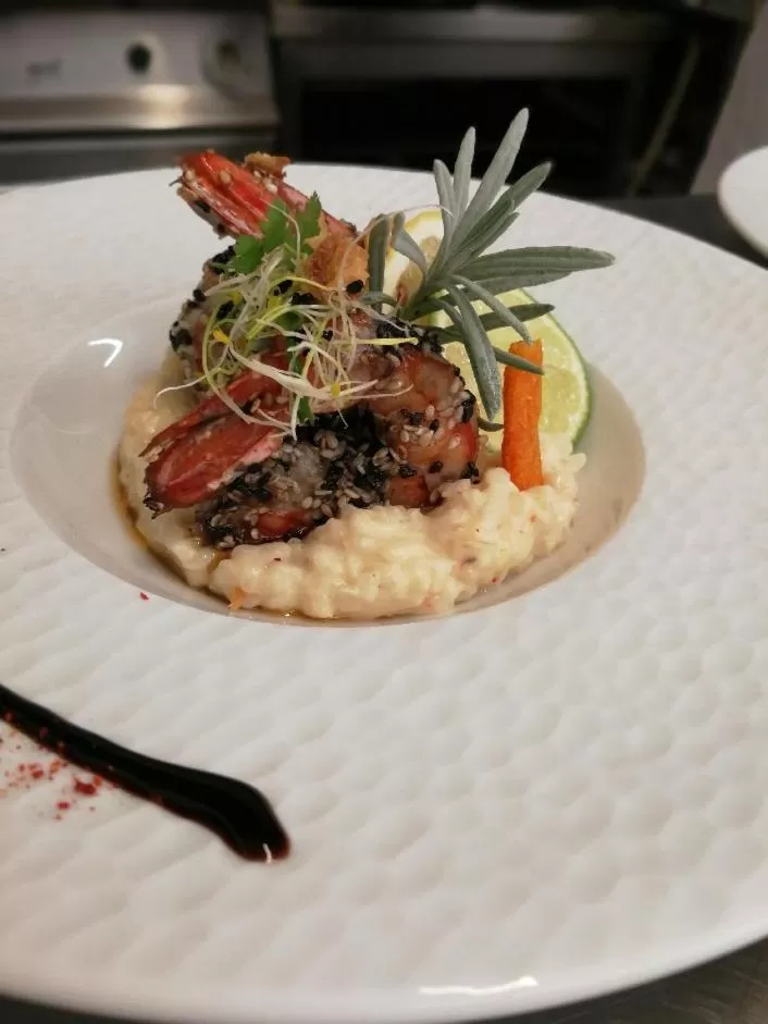 Restaurant/places to eat in Le Cheval Blanc