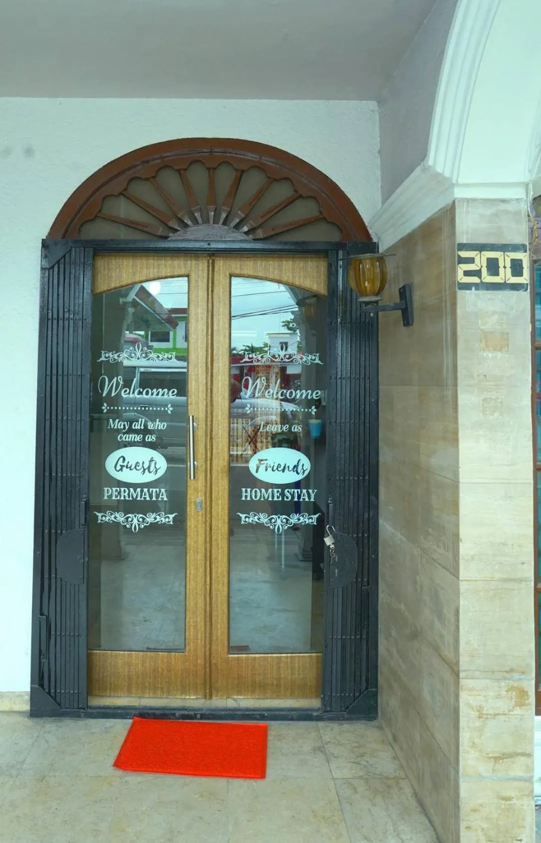 Facade/entrance in RedDoorz near Millennium ICT Center Medan