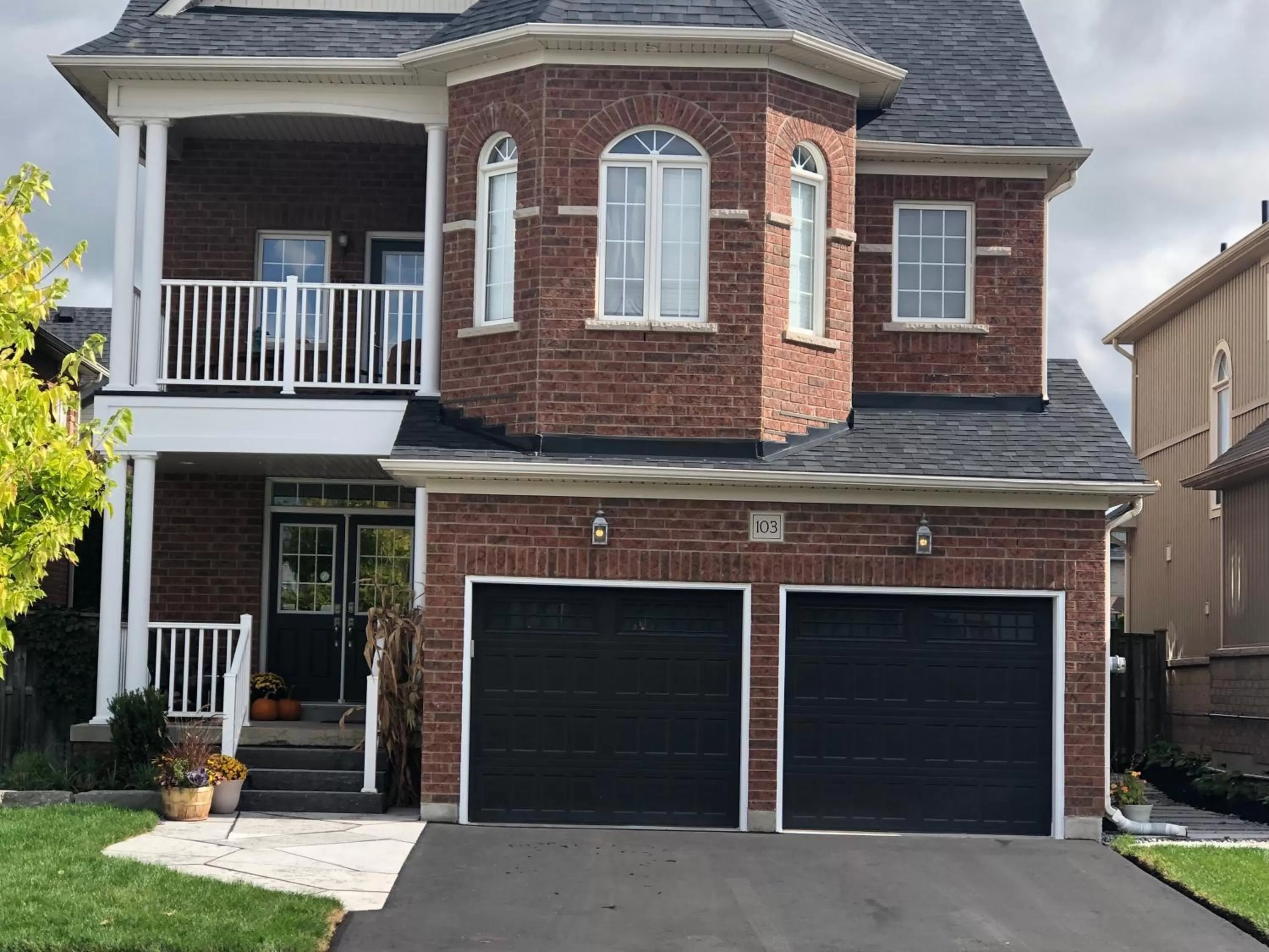 Property building in Willow Pond Satellite B&B