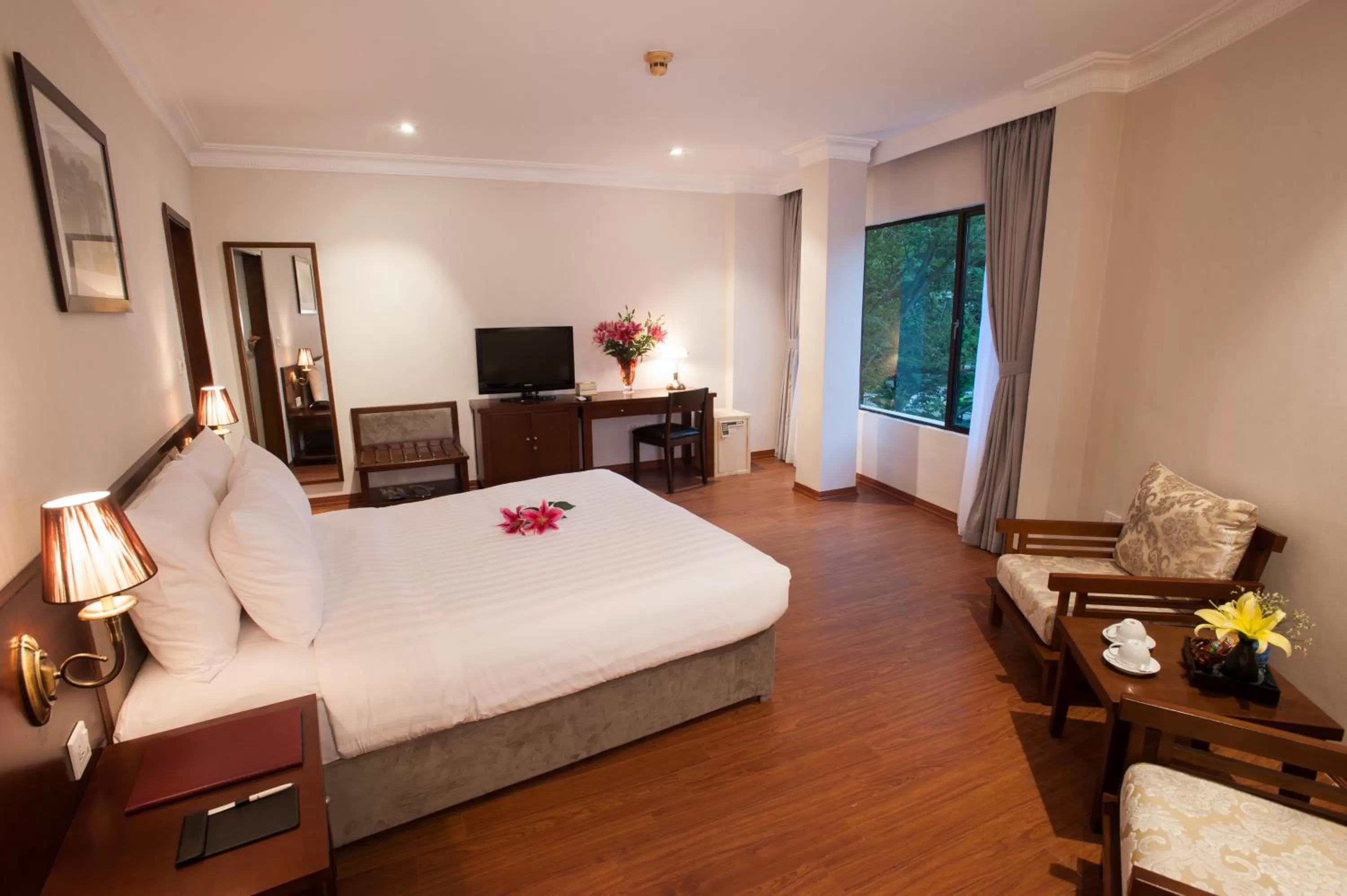 Bedroom in Mon Regency Hotel