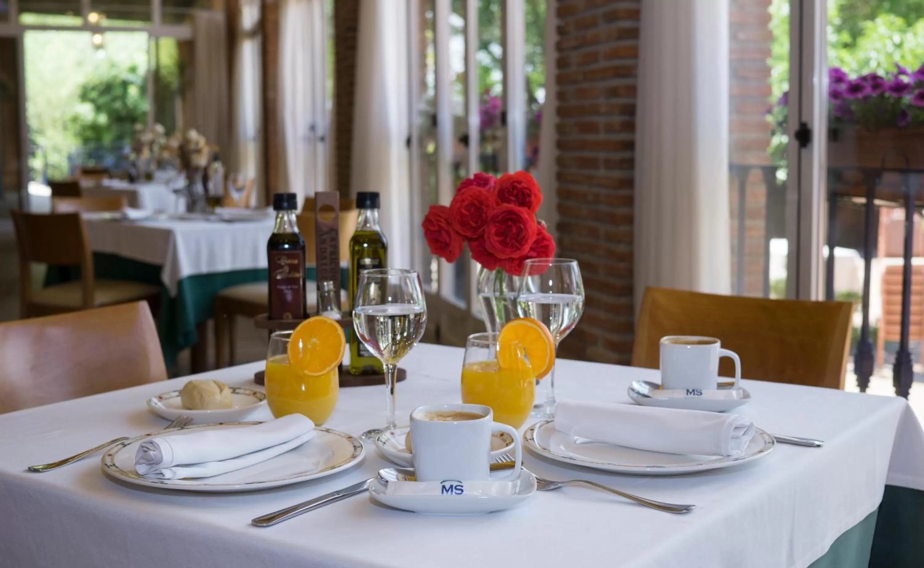 Restaurant/places to eat in Hotel Fuente Las Piedras