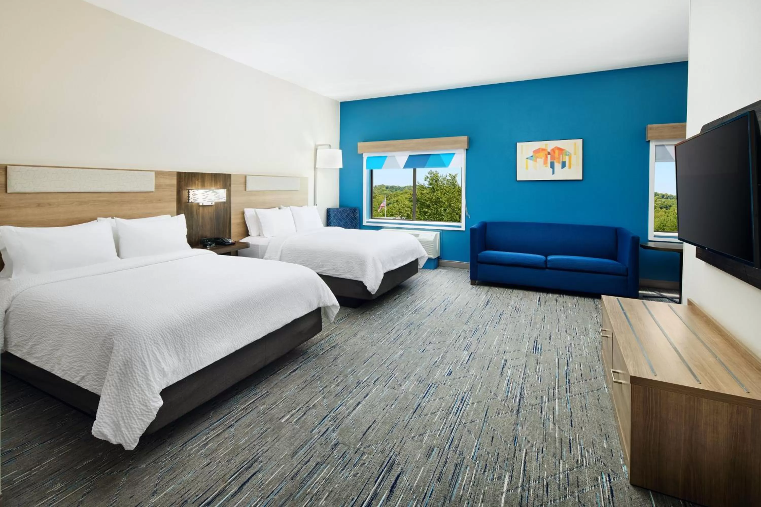 Photo of the whole room, Bed in Holiday Inn Express & Suites Bridgeport by IHG