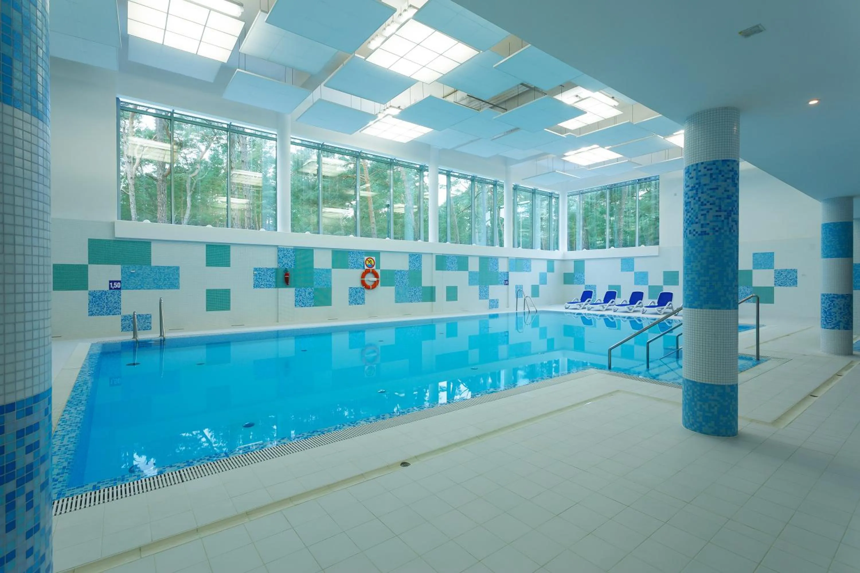 Swimming pool in Best Western Hotel Jurata