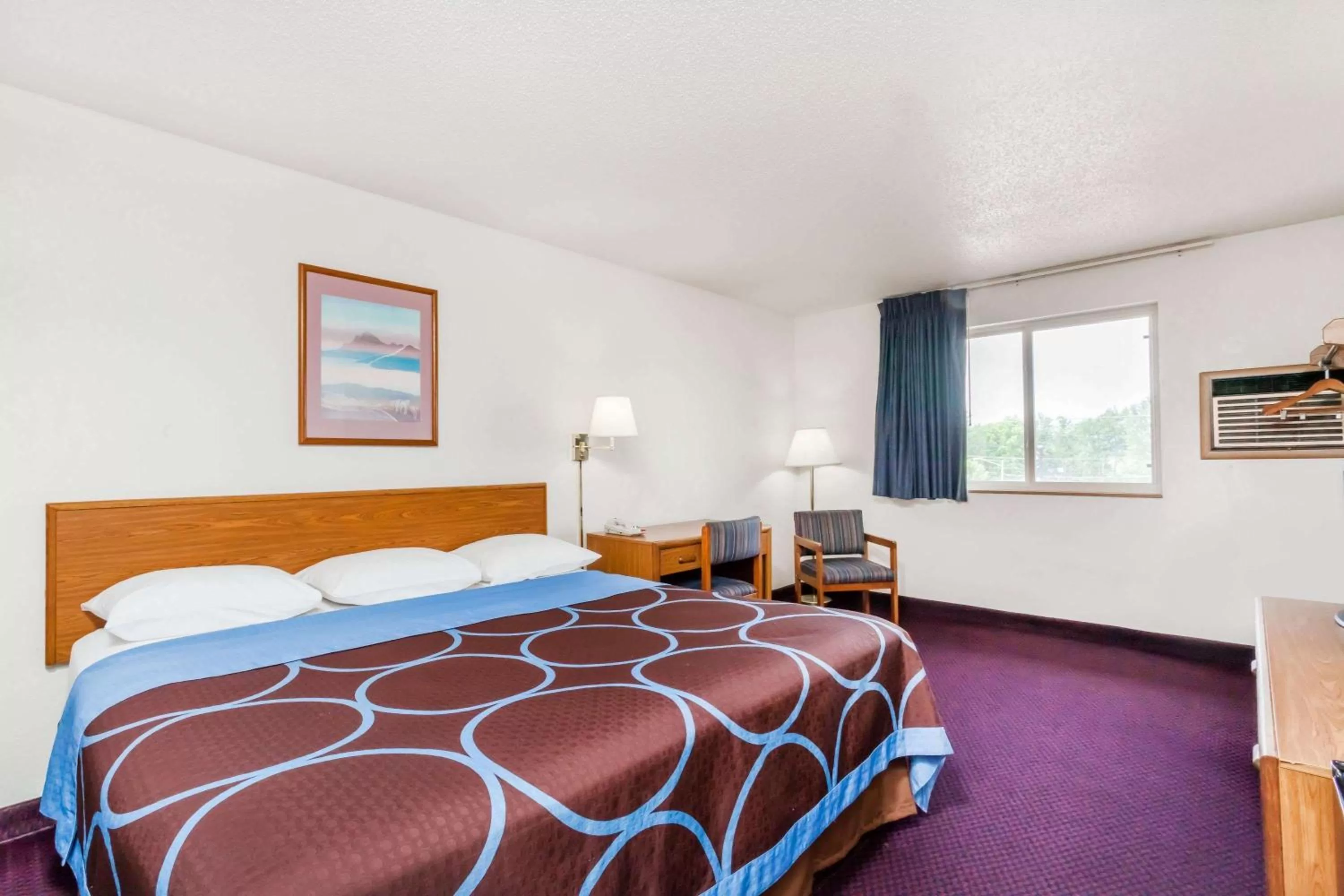 Photo of the whole room, Bed in Super 8 by Wyndham Sidney NY
