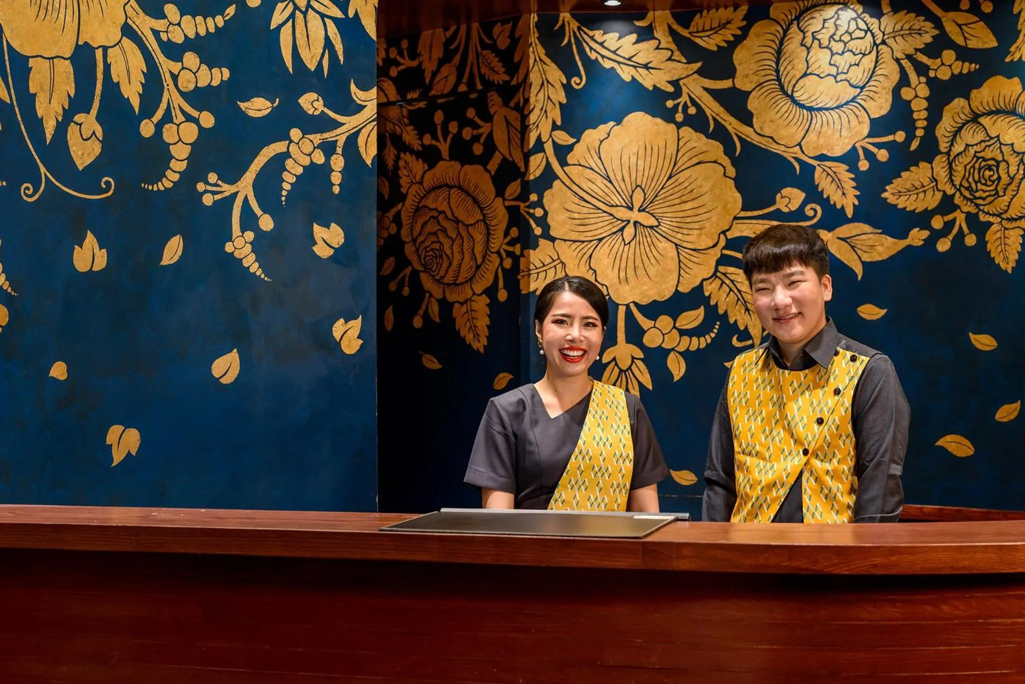 Staff in VELA be Bangkok Ratchathewi