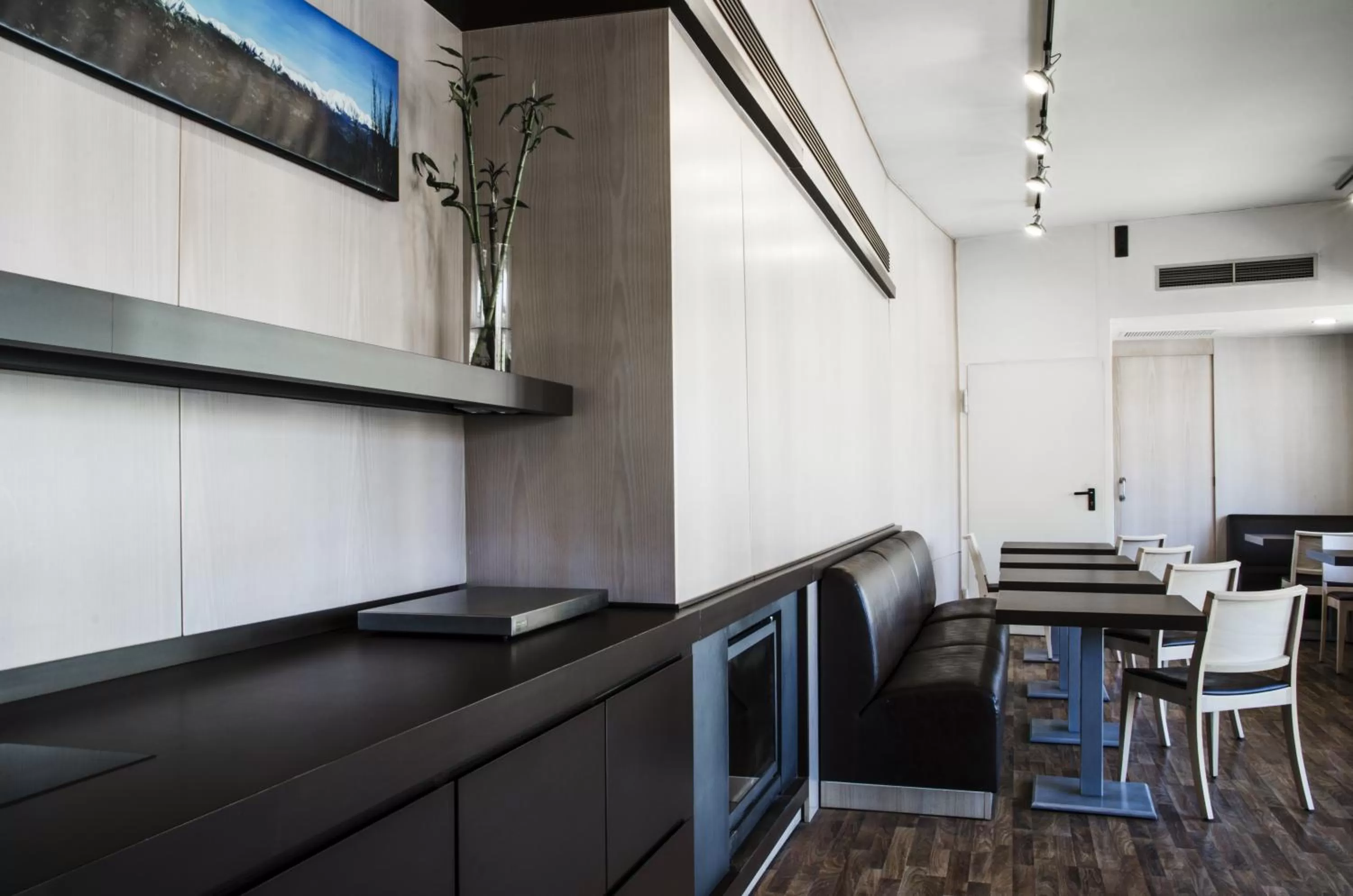 Restaurant/places to eat in La Trobada Hotel Boutique