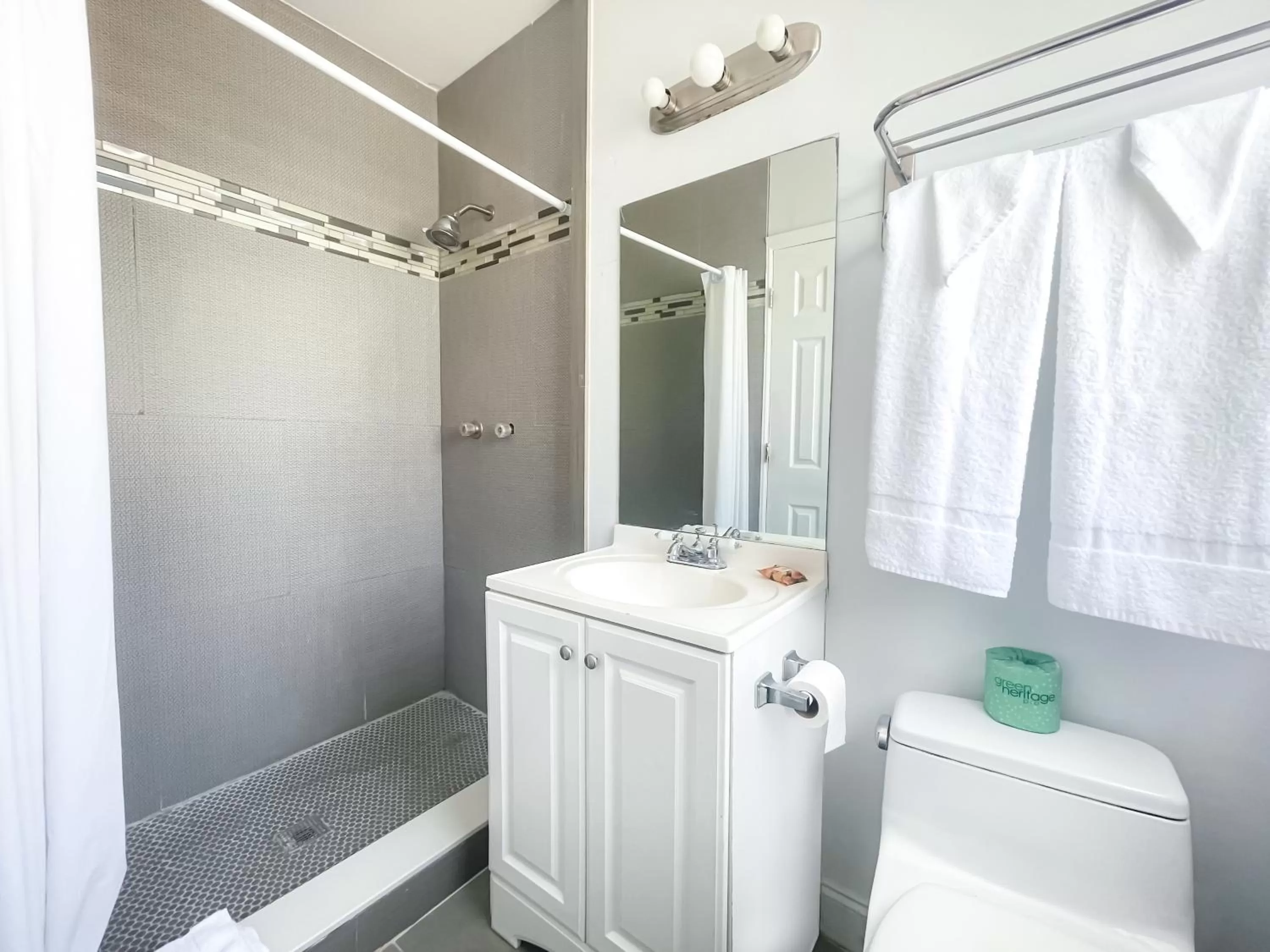 Bathroom in Greniers