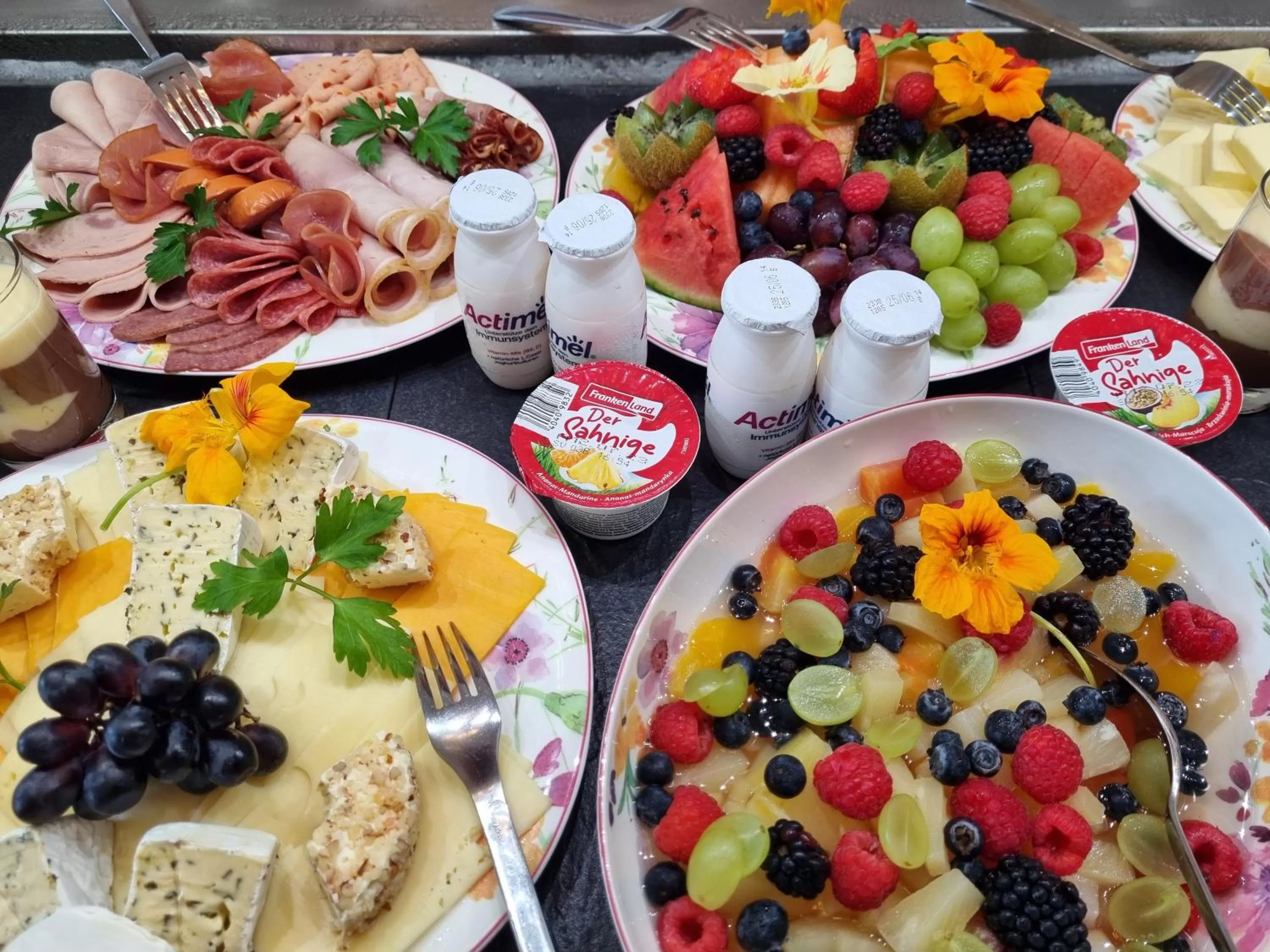 Breakfast in Hotel Waterkant