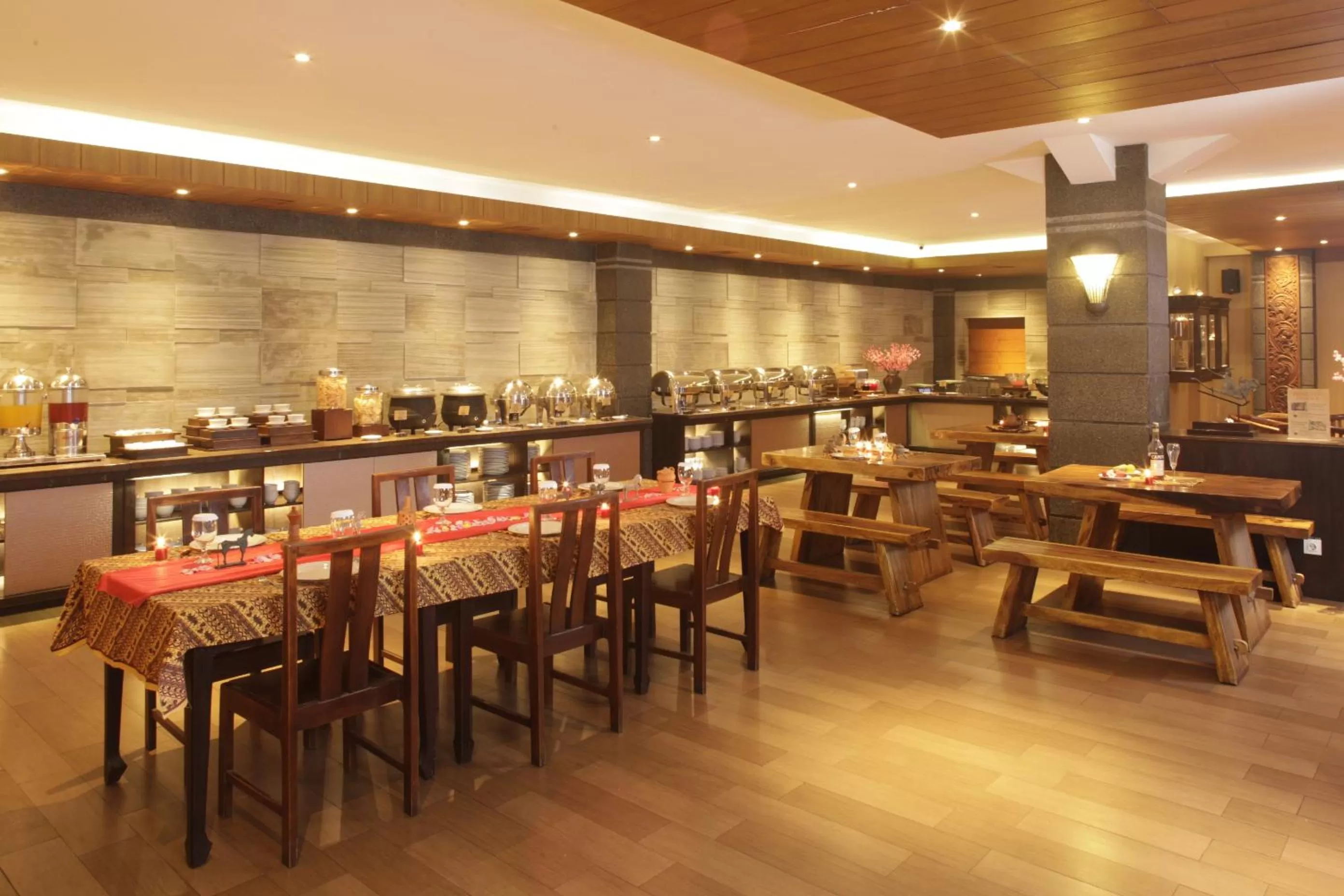 Restaurant/places to eat in Sukajadi Hotel, Convention and Gallery