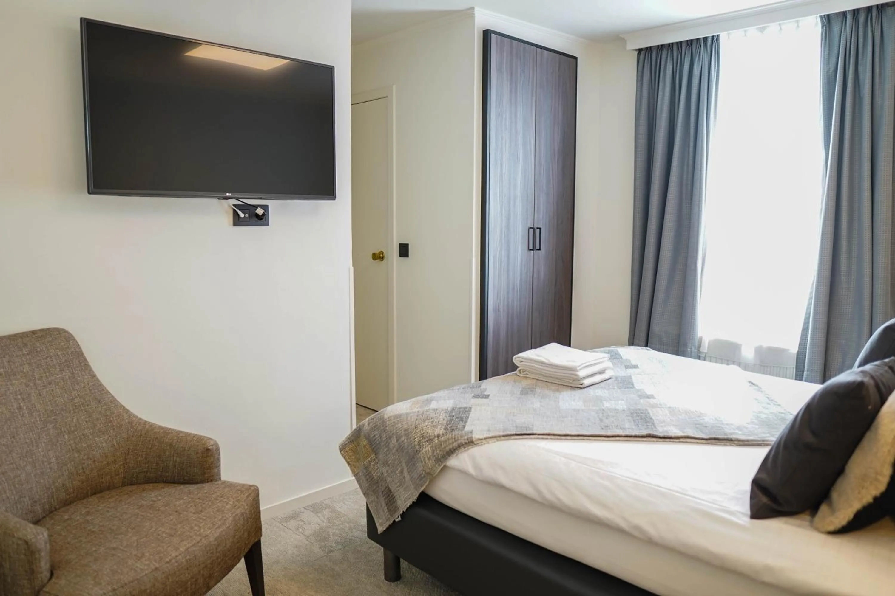 Photo of the whole room, Bed in Hotel Gravensteen