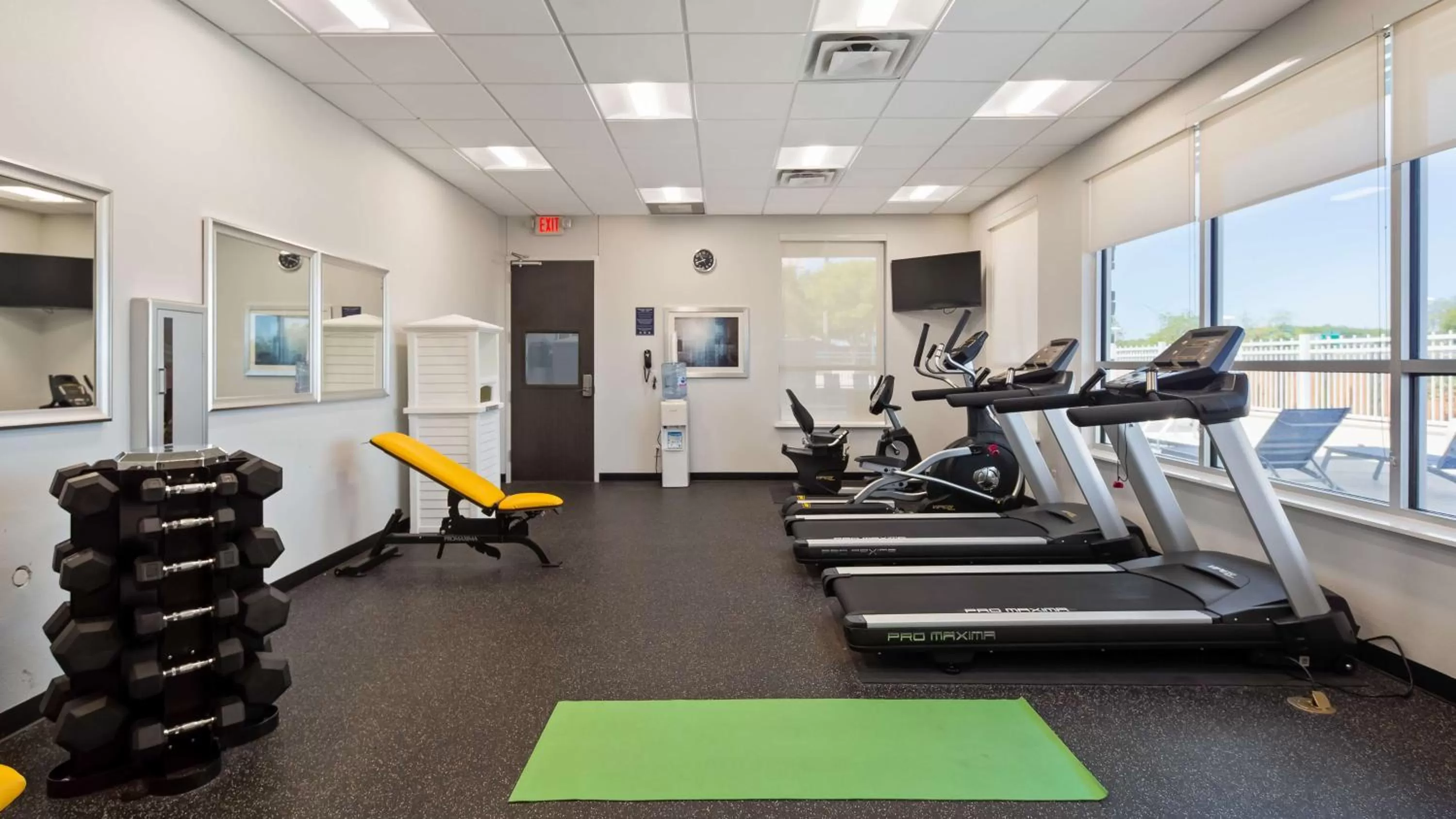 Fitness centre/facilities in Best Western Plus Roland Inn & Suites