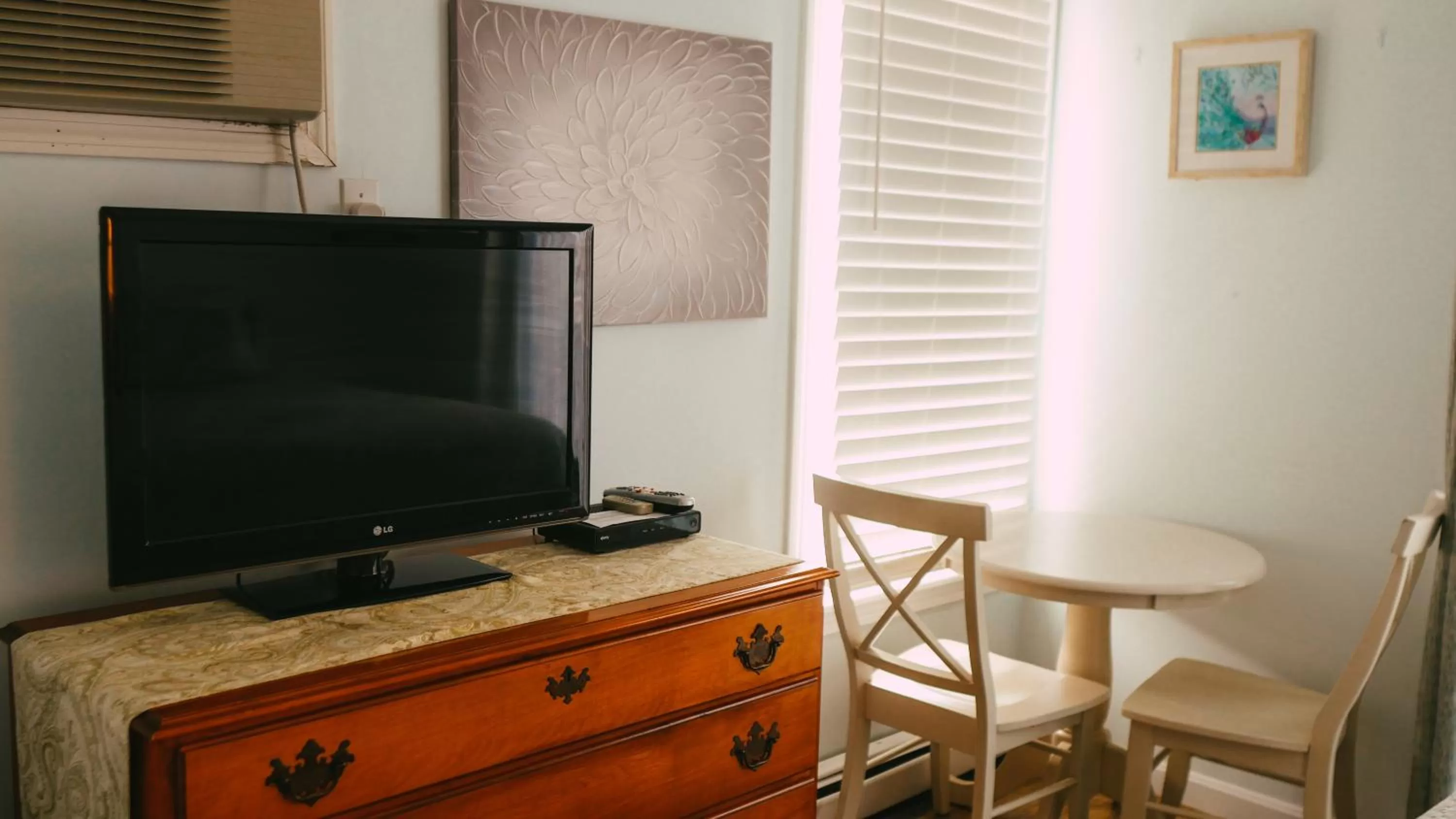 TV/Entertainment Center in The Atlantic Motel