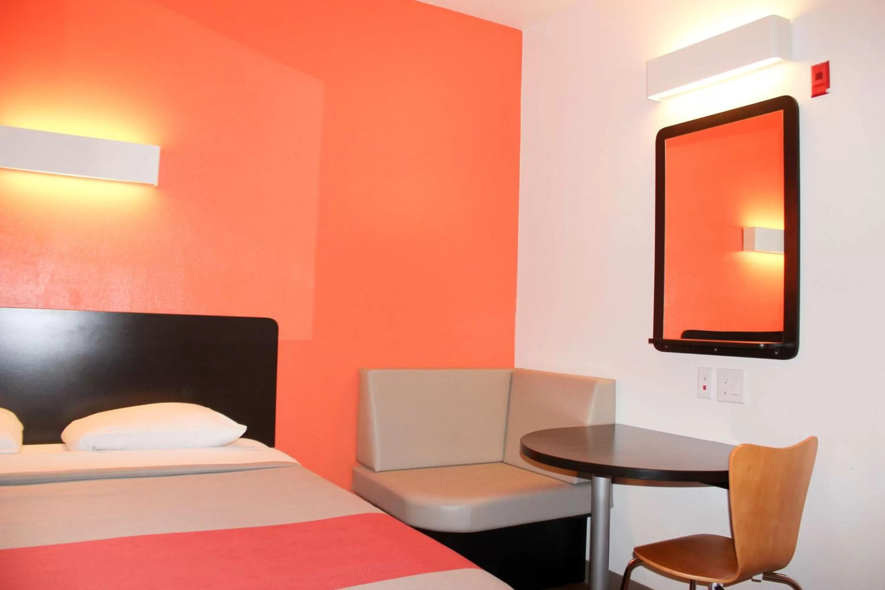 Queen Room with Two Queen Beds - Smoking in Motel 6-Rosenberg, TX