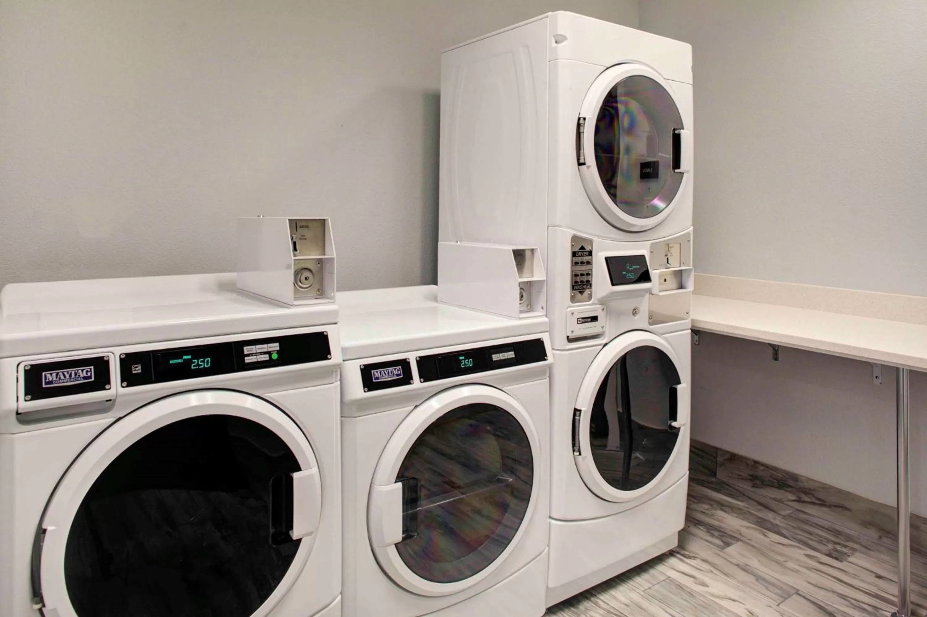 Property building in Hampton Inn Suites Flagstaff East