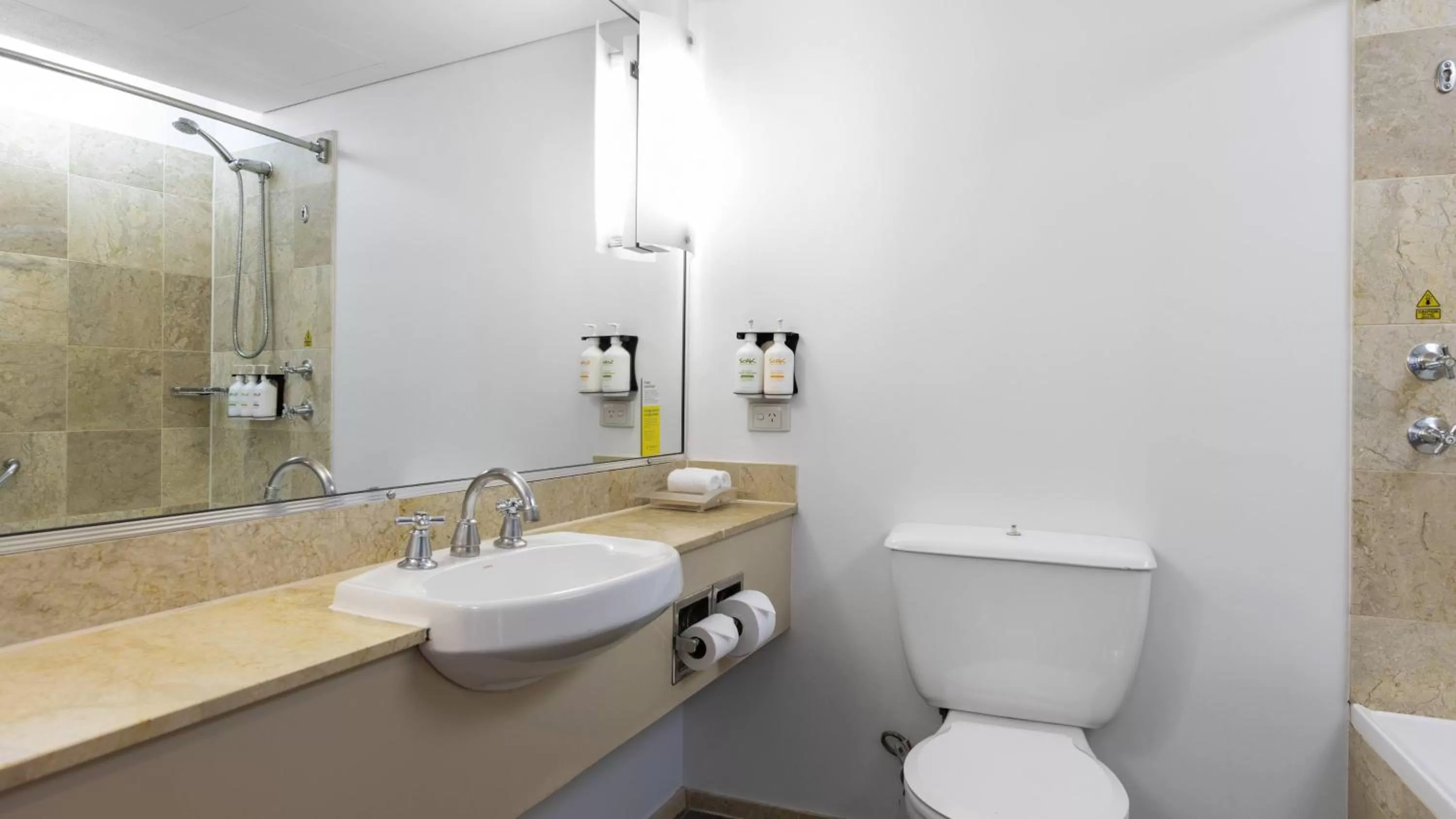 Bathroom in Holiday Inn Sydney Potts Point