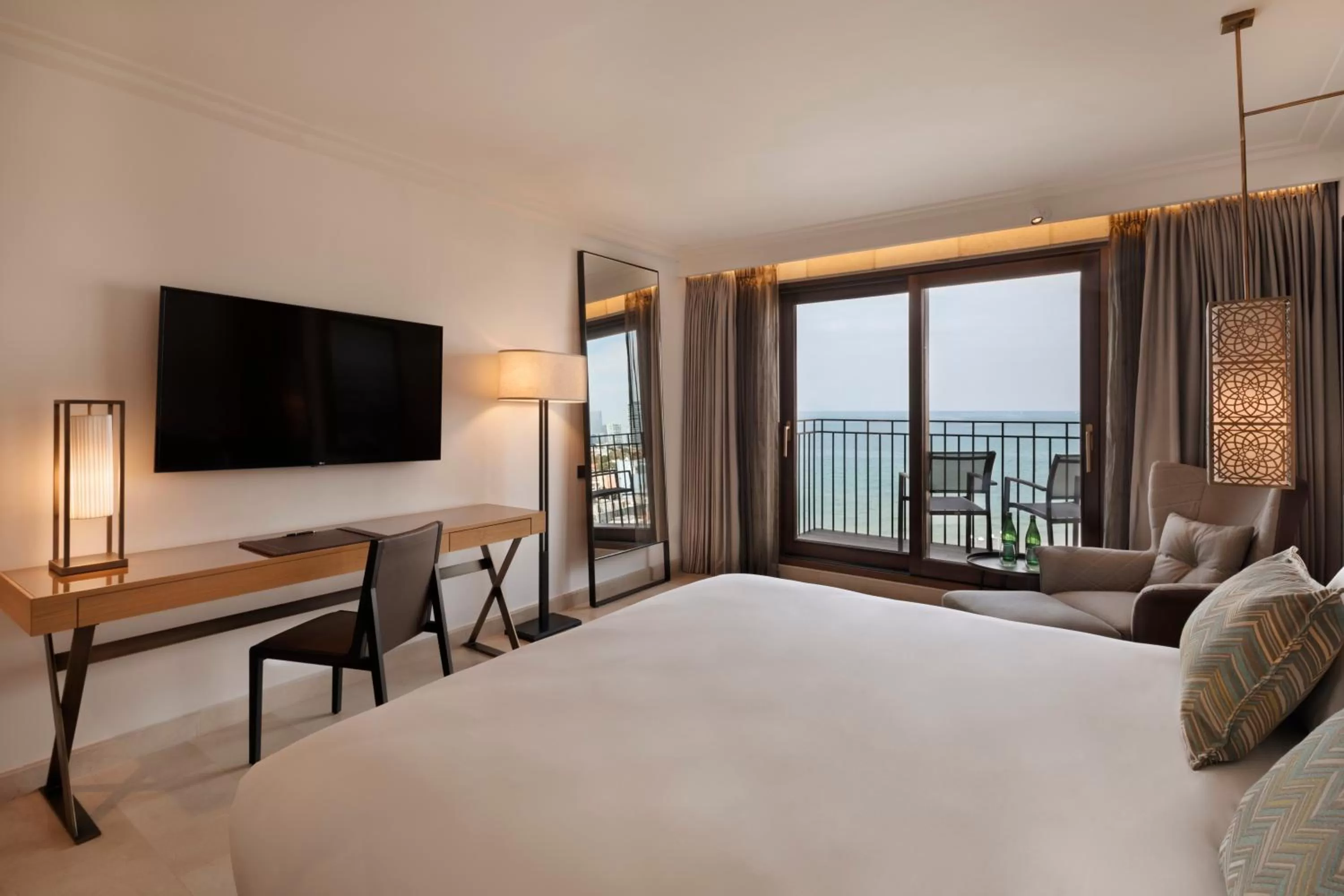 Bedroom, Bed in The Setai Tel Aviv, a Member of the leading hotels of the world