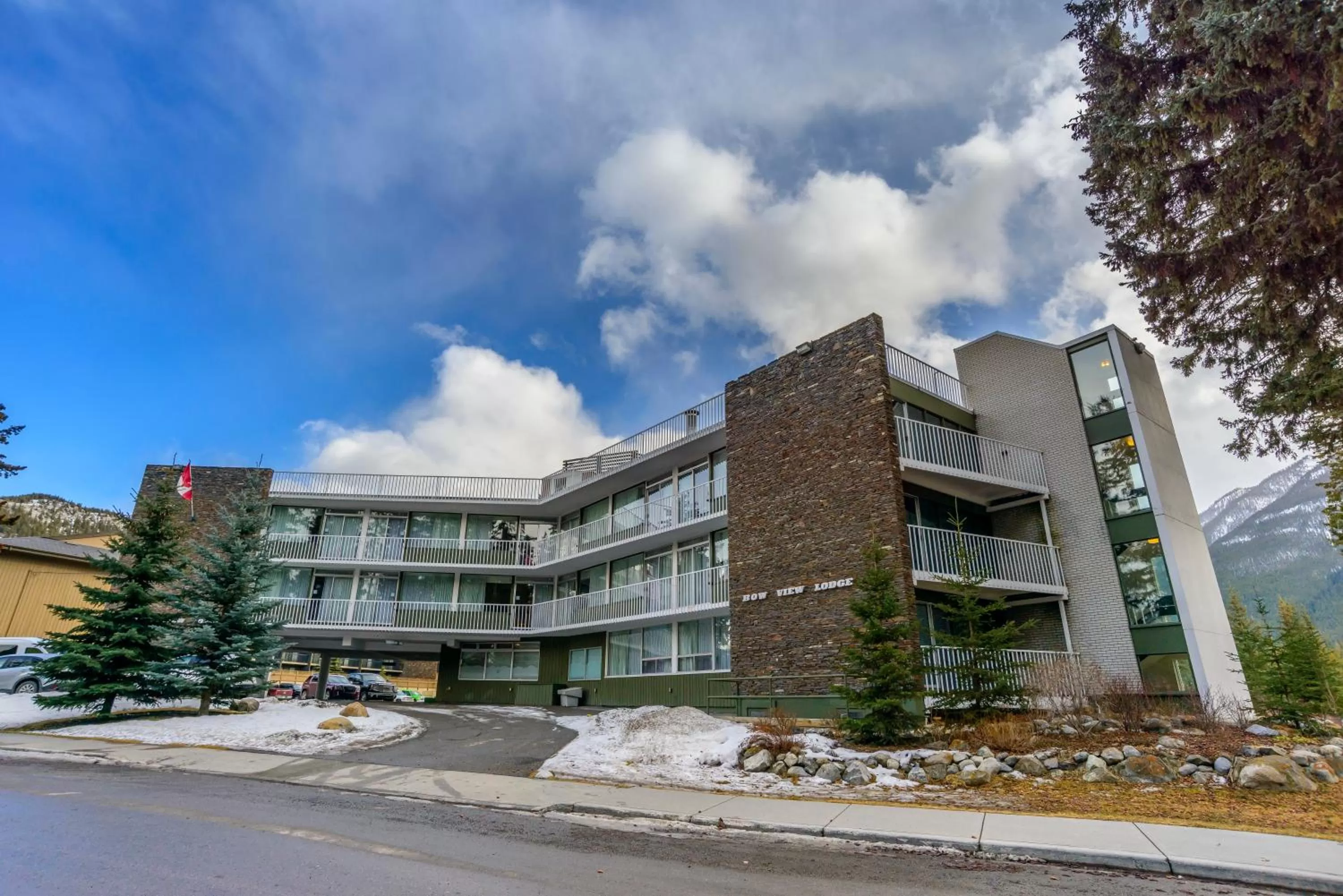 Property building in Bow View Lodge