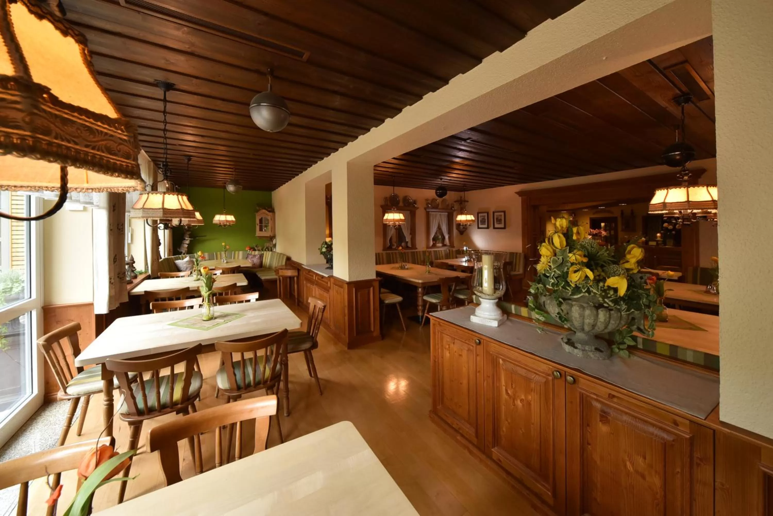 Restaurant/places to eat in Hotel Falter