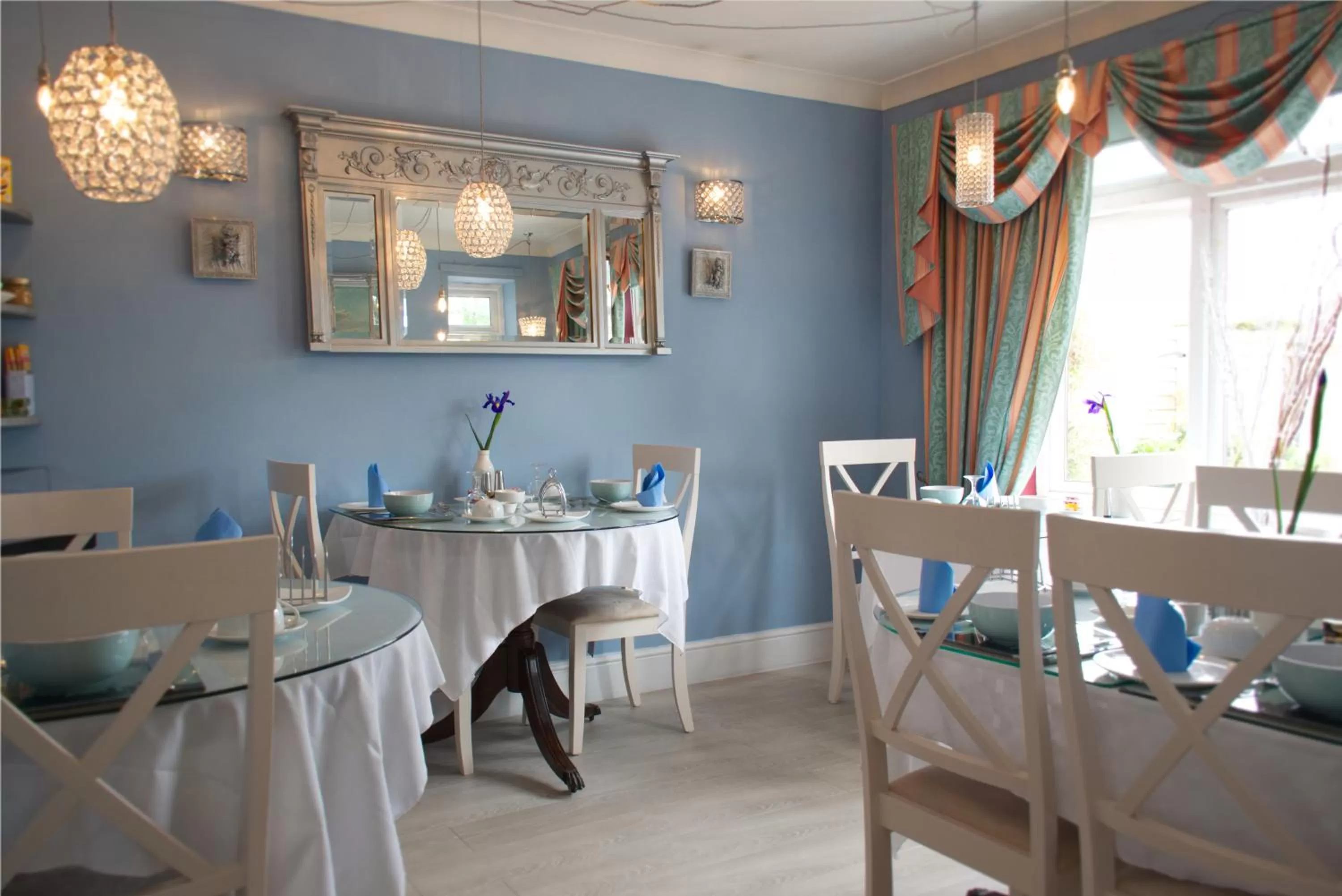 The Cambridge Guest House by Tas