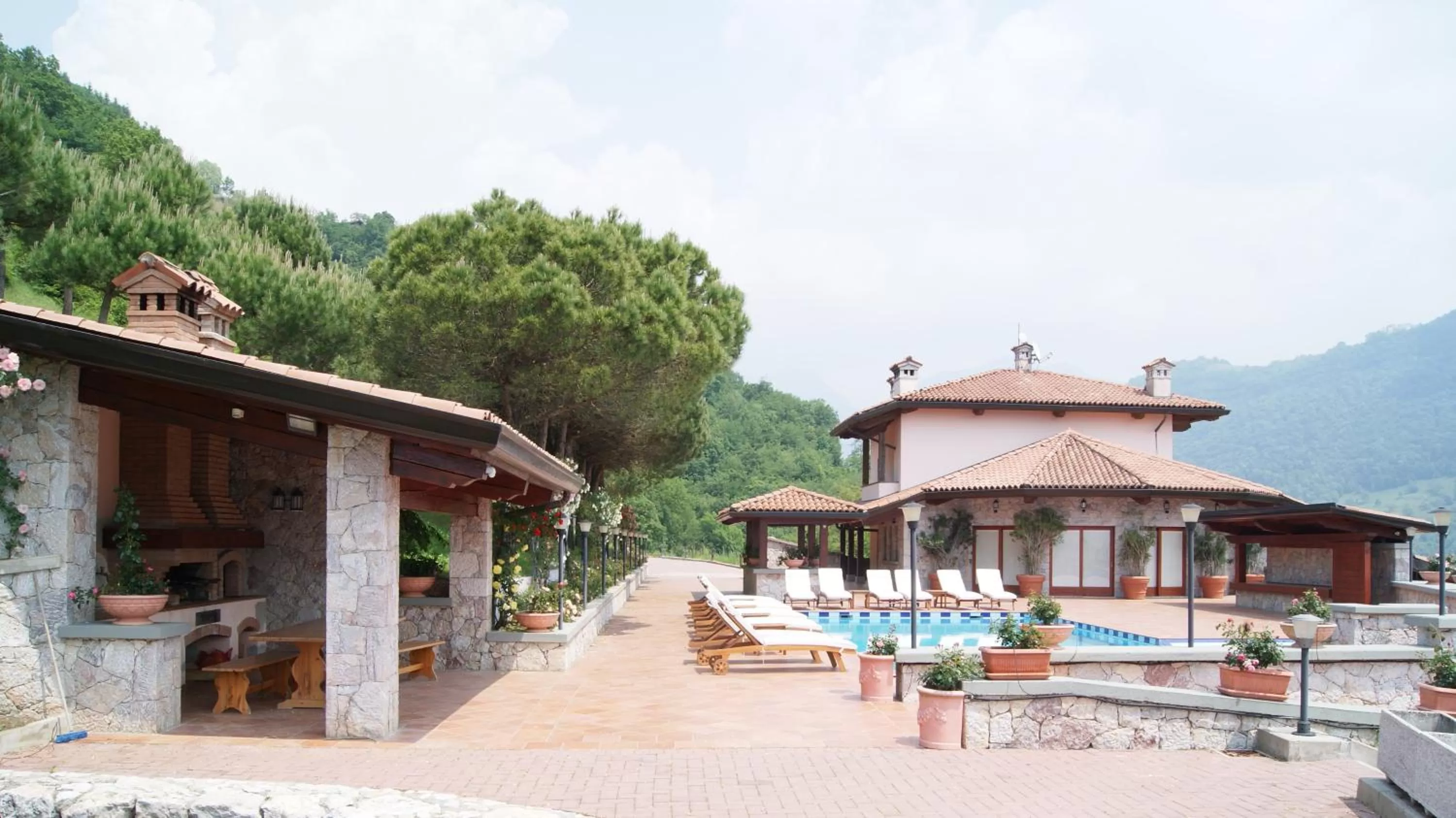 Swimming pool in Resort Ninfea San Pellegrino Terme