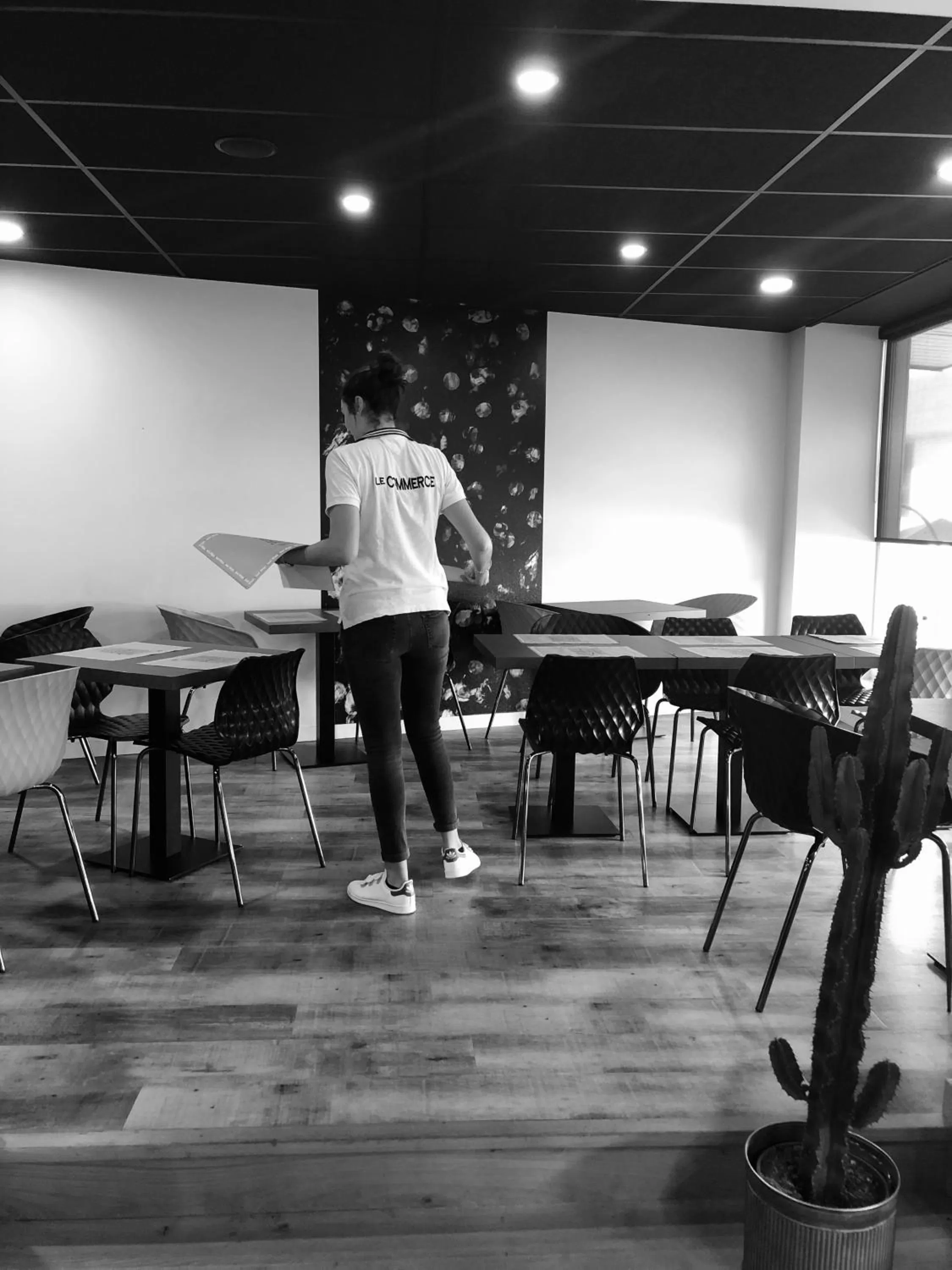 Breakfast in Logis Hôtel-Restaurant Le Commerce