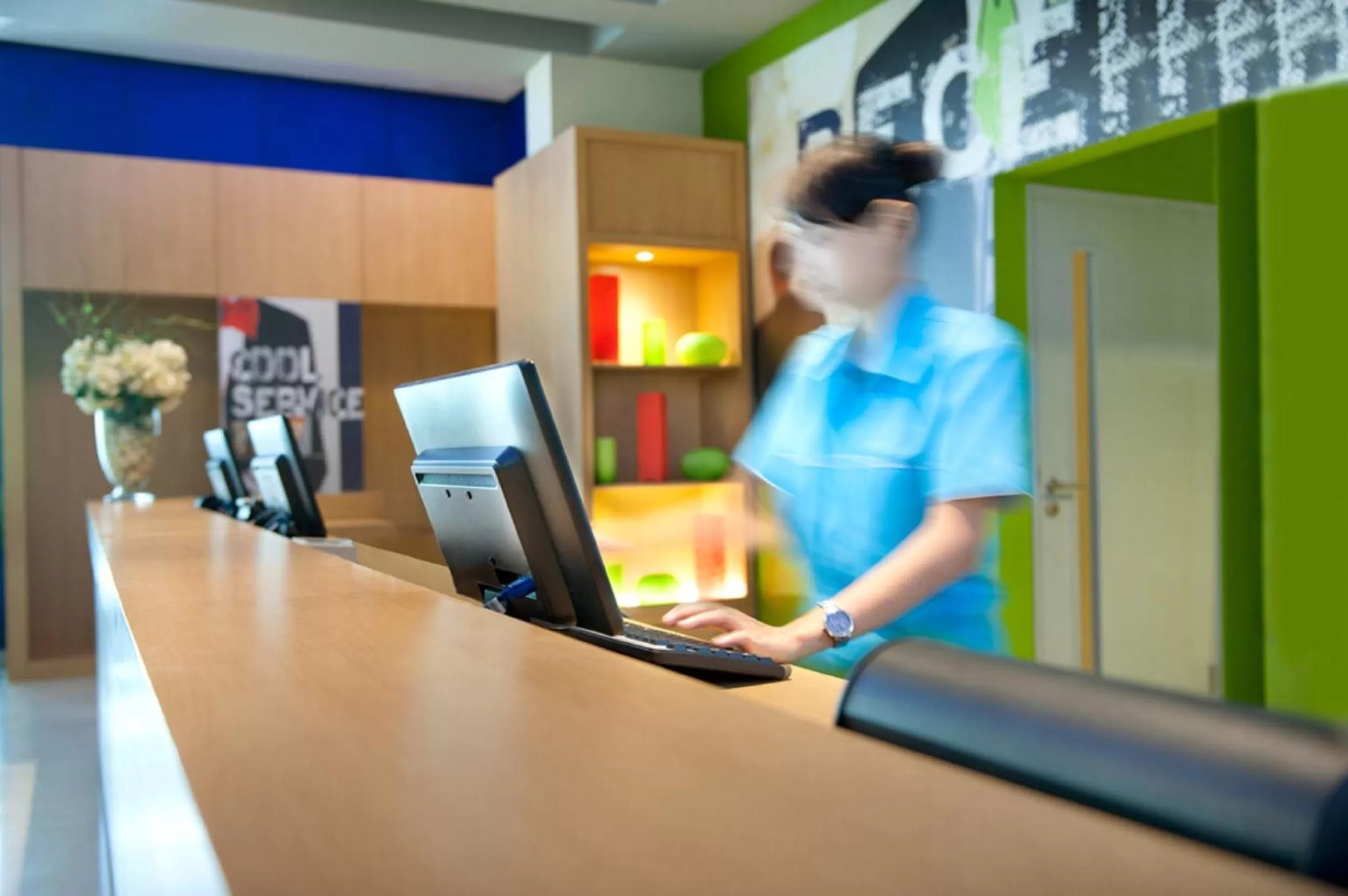 Lobby or reception in Ibis Budget Semarang Tendean