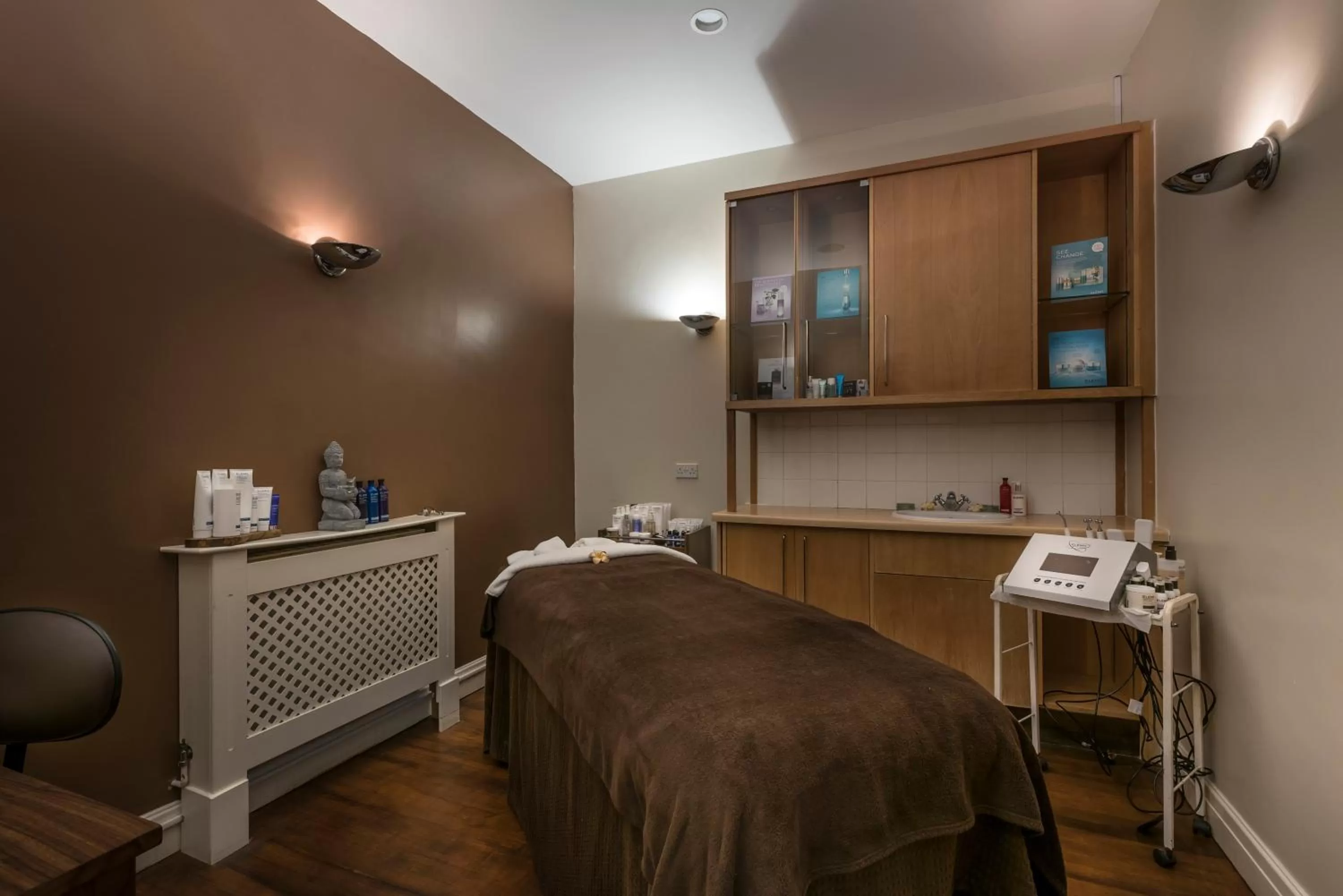 Massage in Macdonald Elmers Court Resort