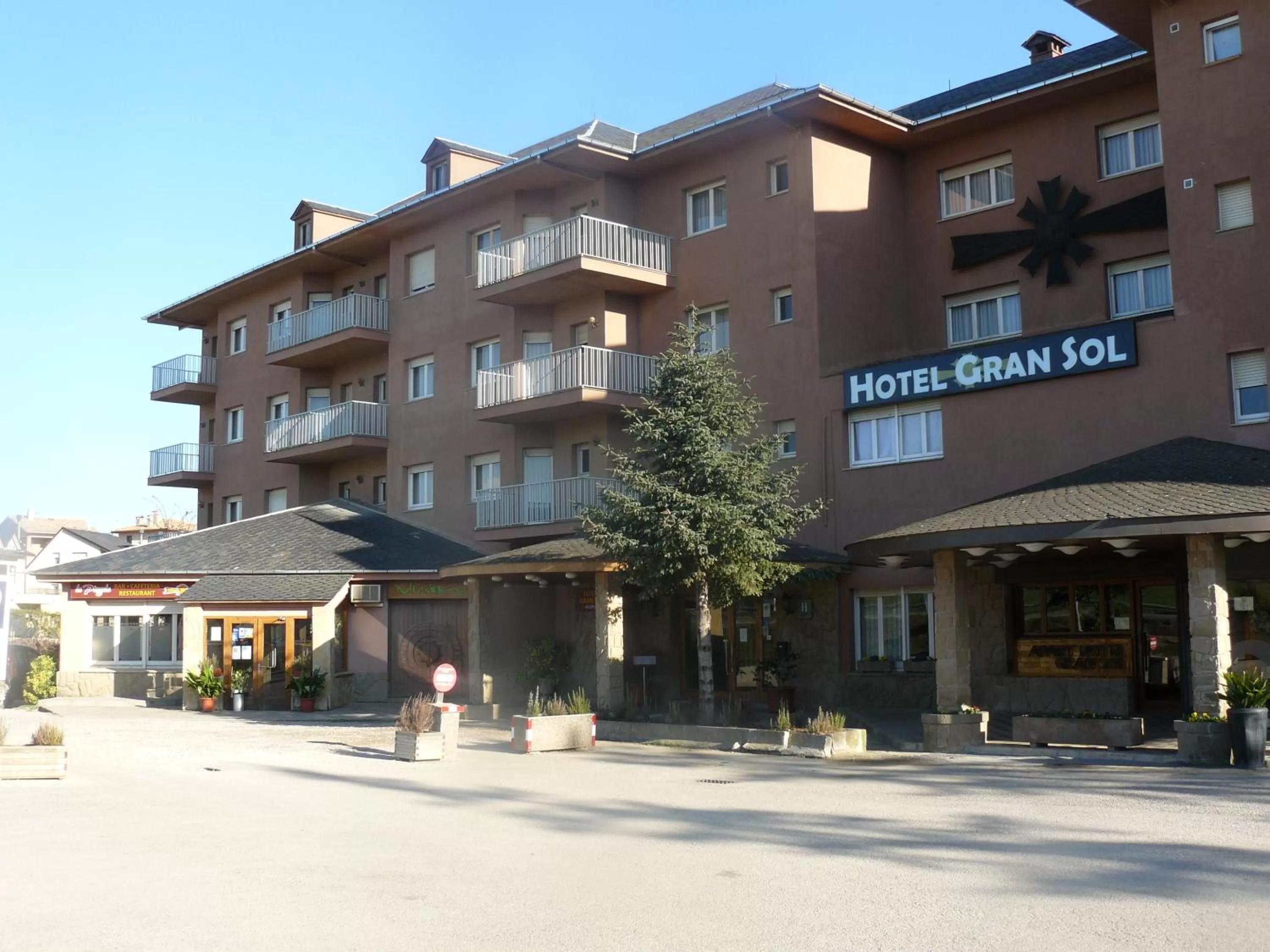 Facade/entrance, Property Building in Hotel Gran Sol