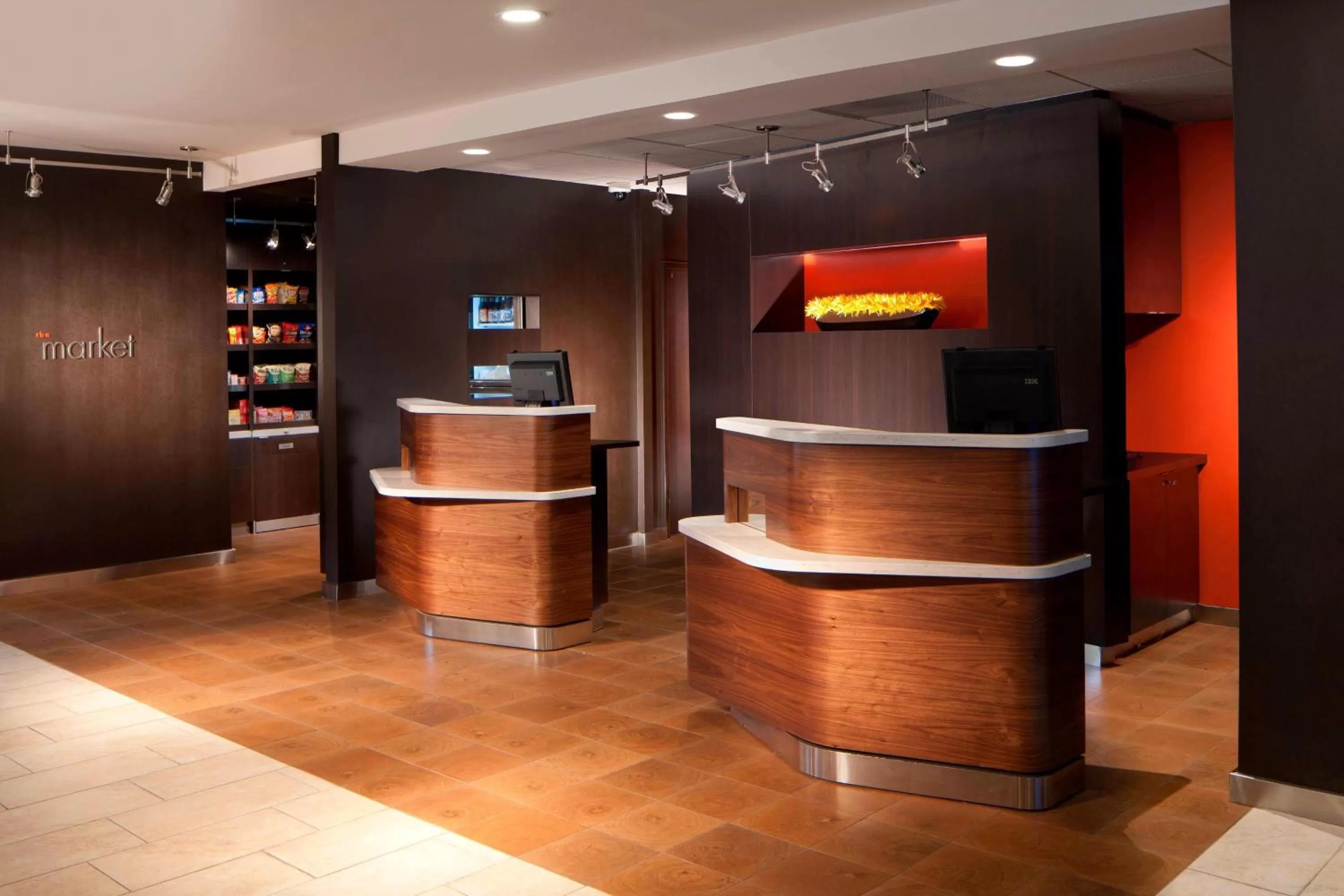 Lobby or reception in Courtyard Miami Airport West Doral