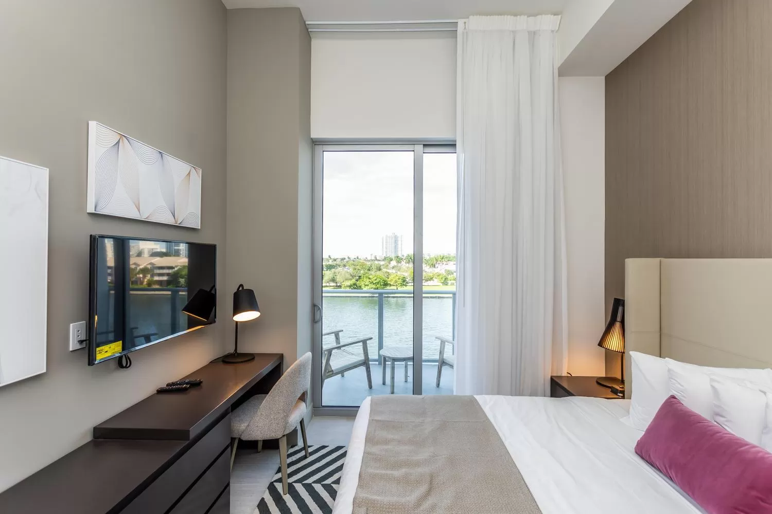 Apartment with Intracoastal Waterway and City View in Amazing Apartments at H Beach House