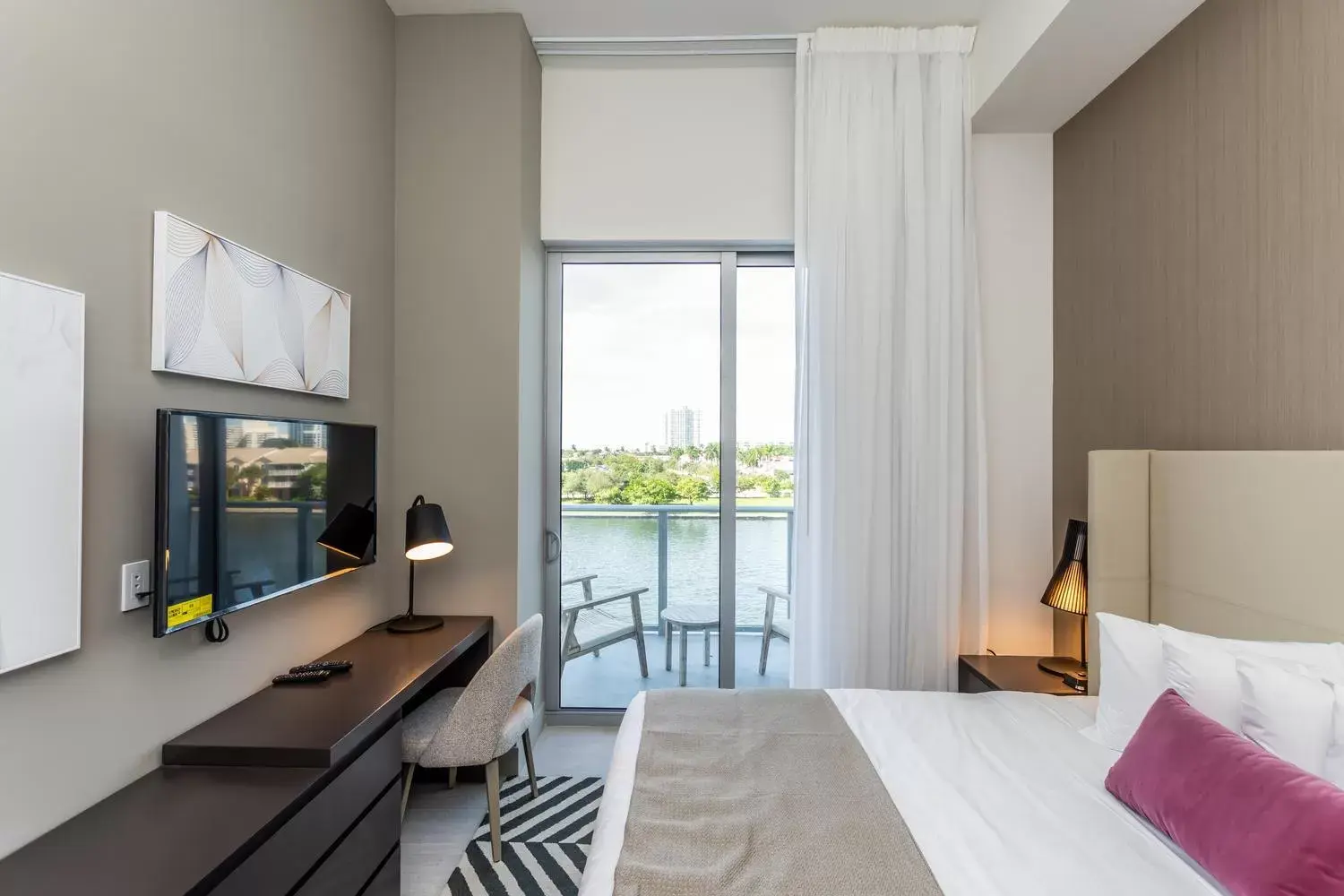 Apartment with Intracoastal Waterway and City View in Amazing Apartments at H Beach House Apartment with Intracoastal Waterway and City View in Amazing Apartments at H Beach House