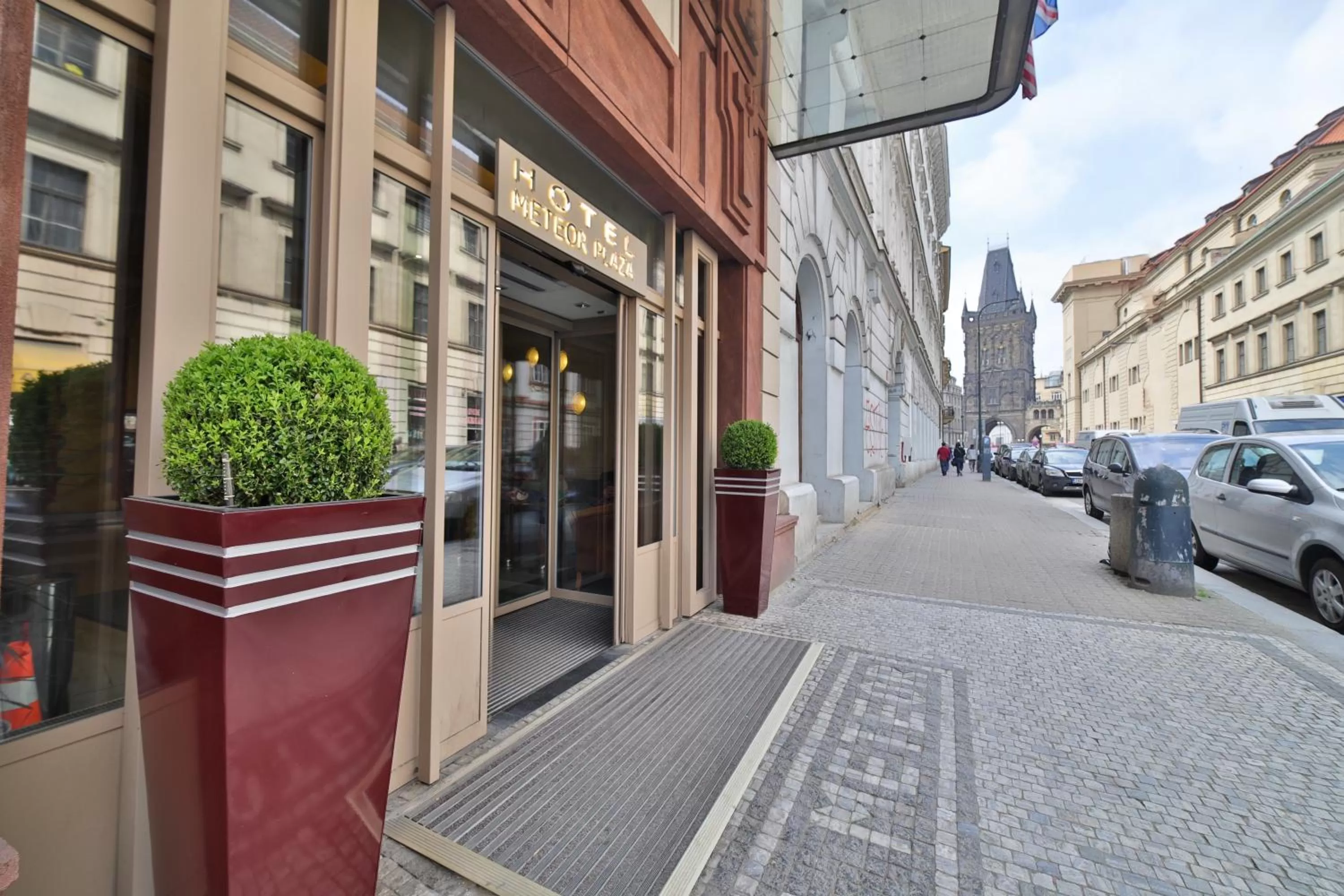 Facade/entrance in Hotel Meteor Plaza Prague