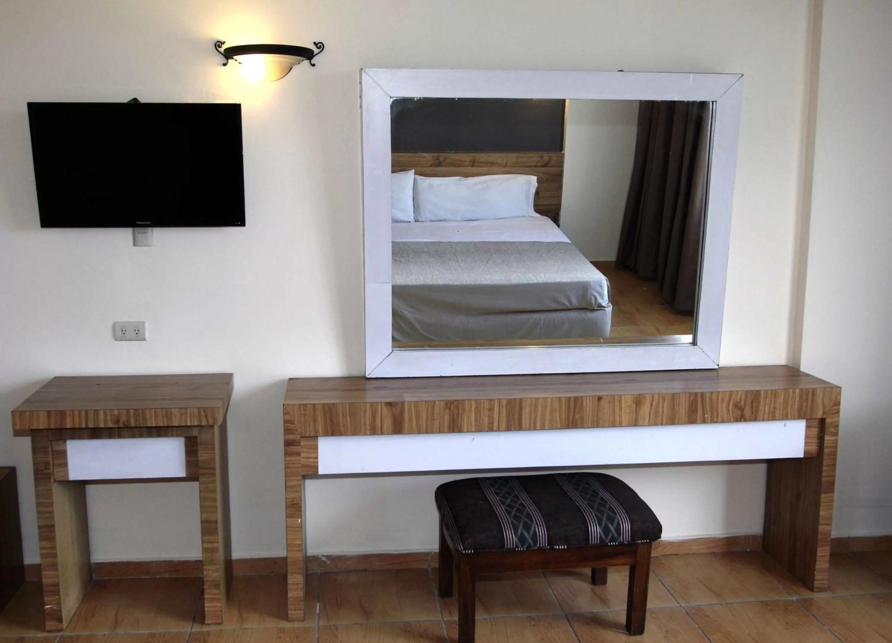 Photo of the whole room, Bed in Hotel Universo