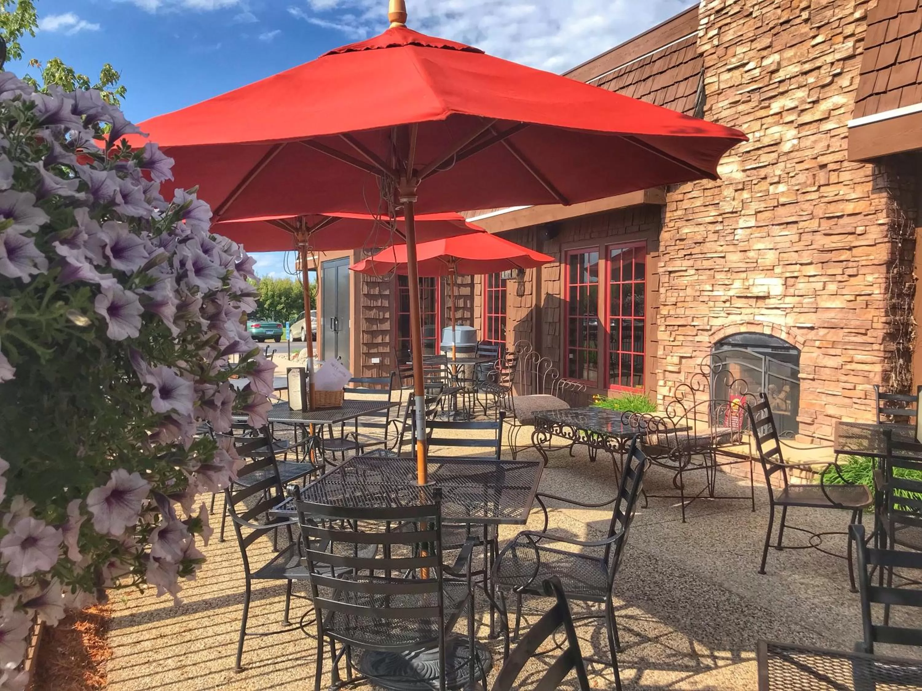 Restaurant/places to eat in Holiday Inn Alexandria by IHG