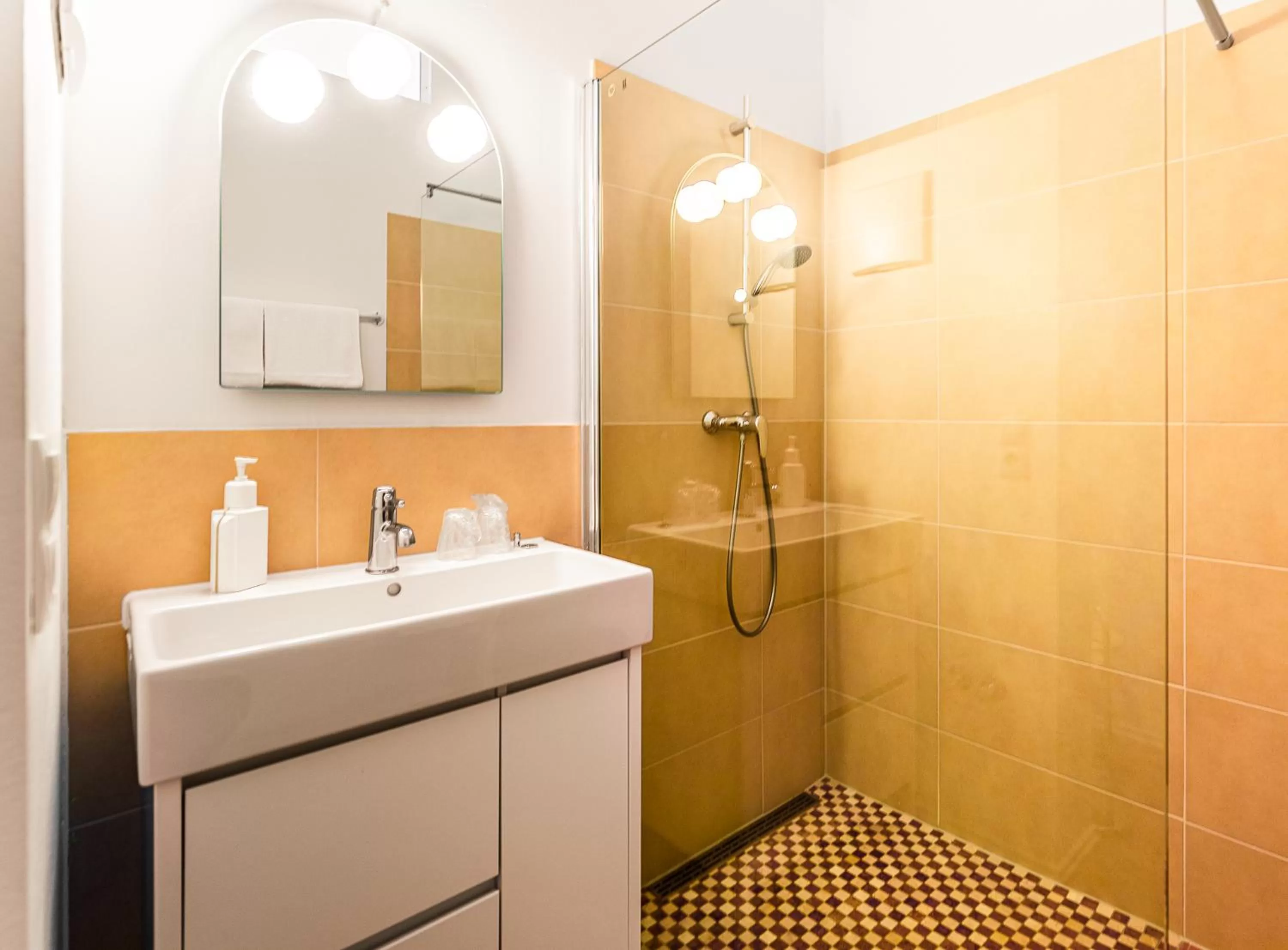 Shower in Hotel Rhein-Residenz