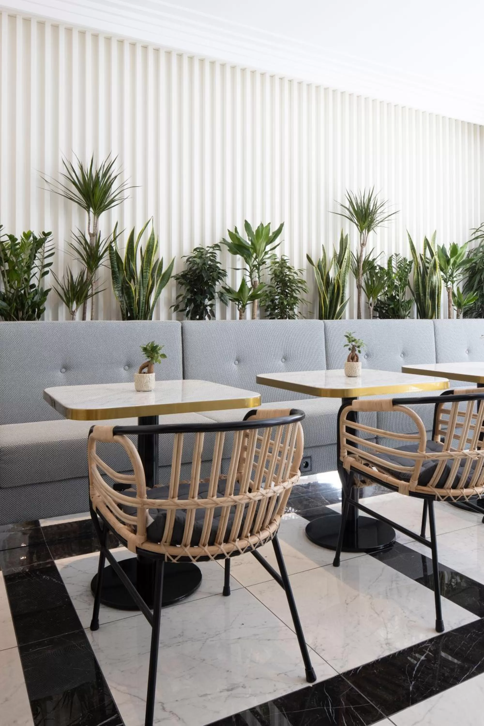 Restaurant/places to eat in Best Western Premier Hotel Roosevelt