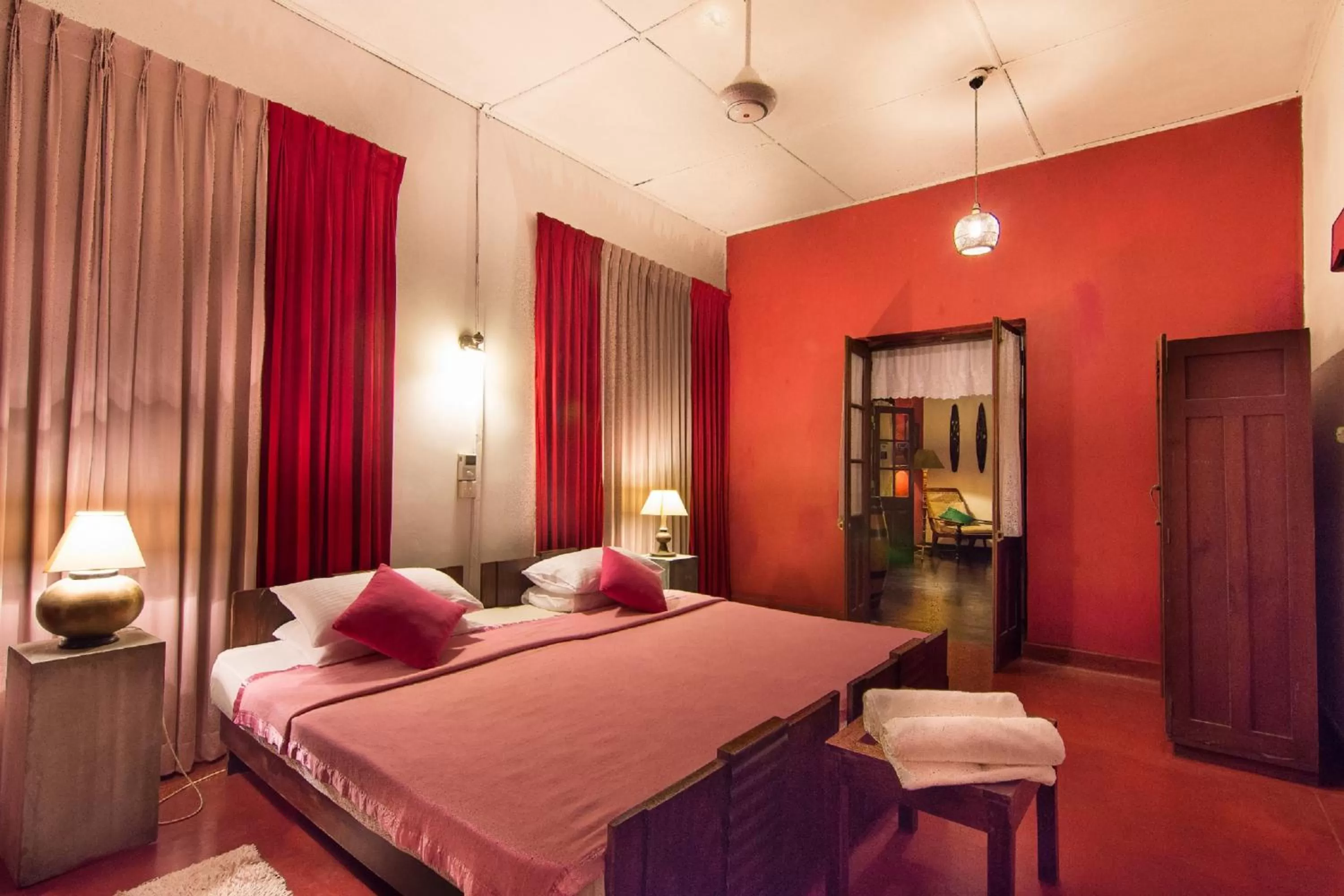 Garden view, Bed in The Kandyan Manor by Bhathiya & Suzy