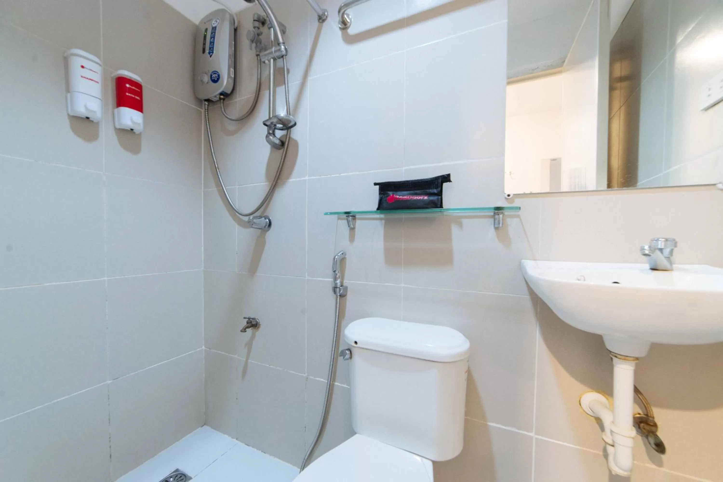 Bathroom in RedDoorz Plus near SM Lanang Davao